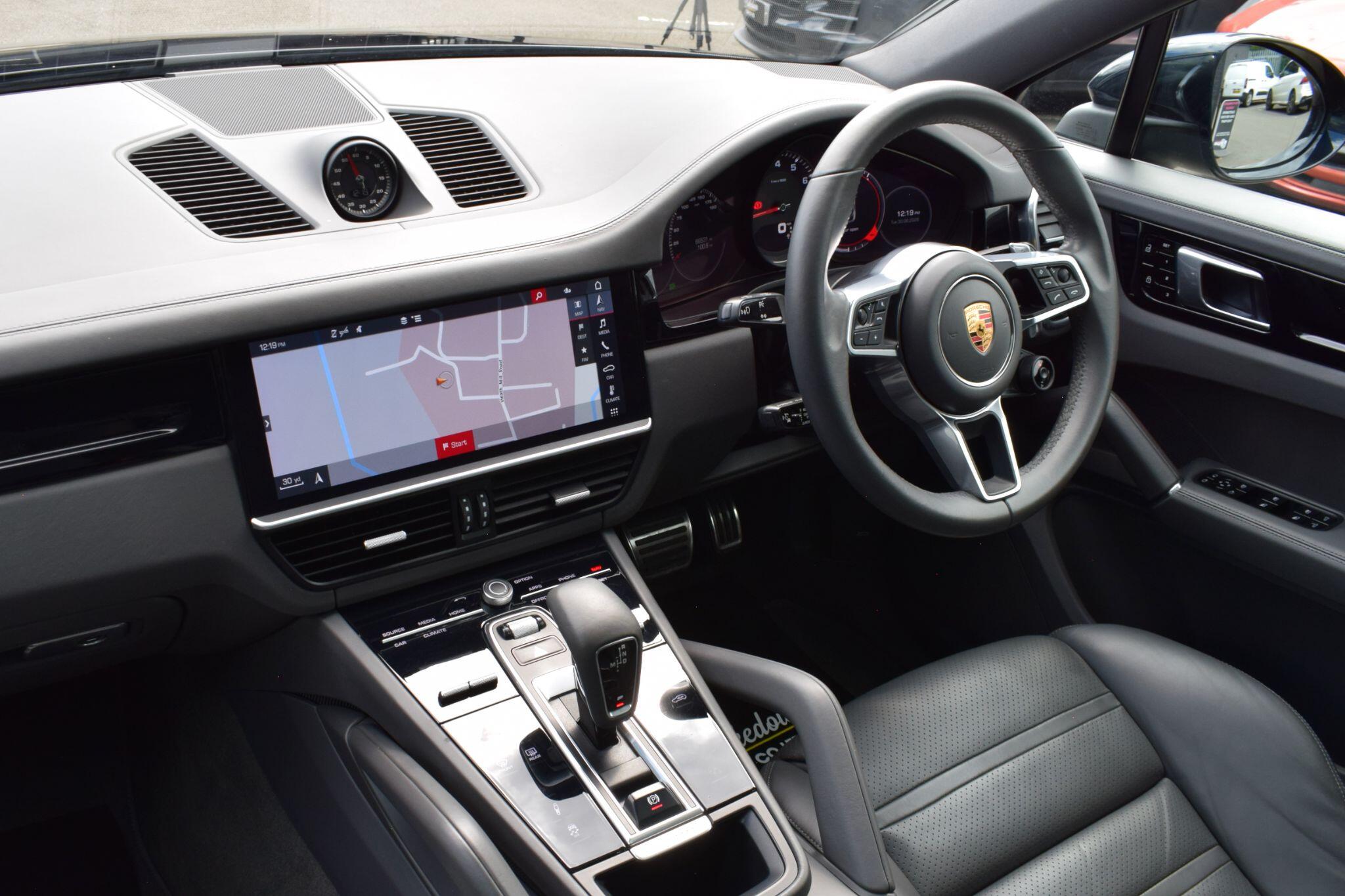 Porsche Cayenne view 12