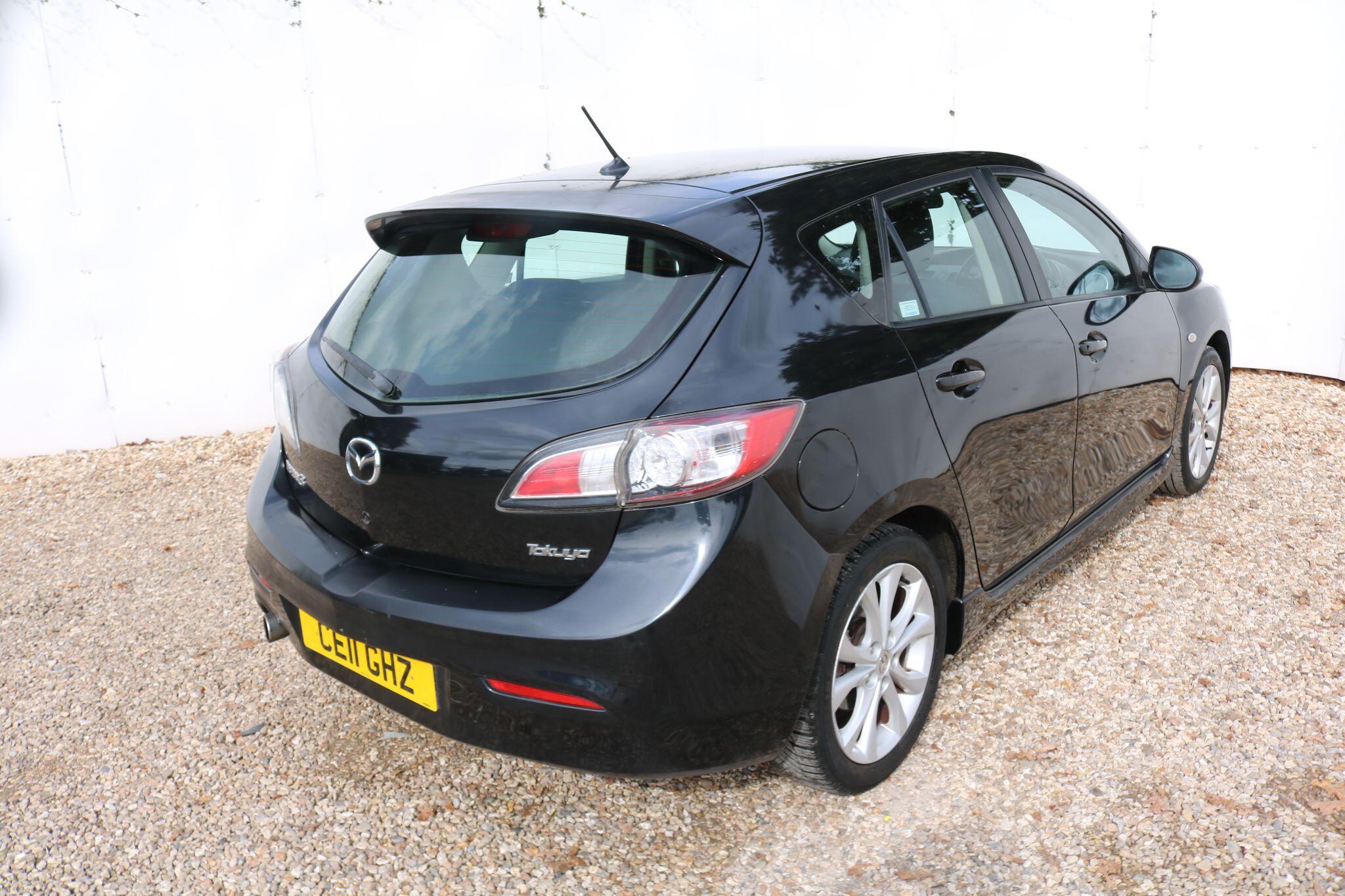 Mazda Mazda3 view 16