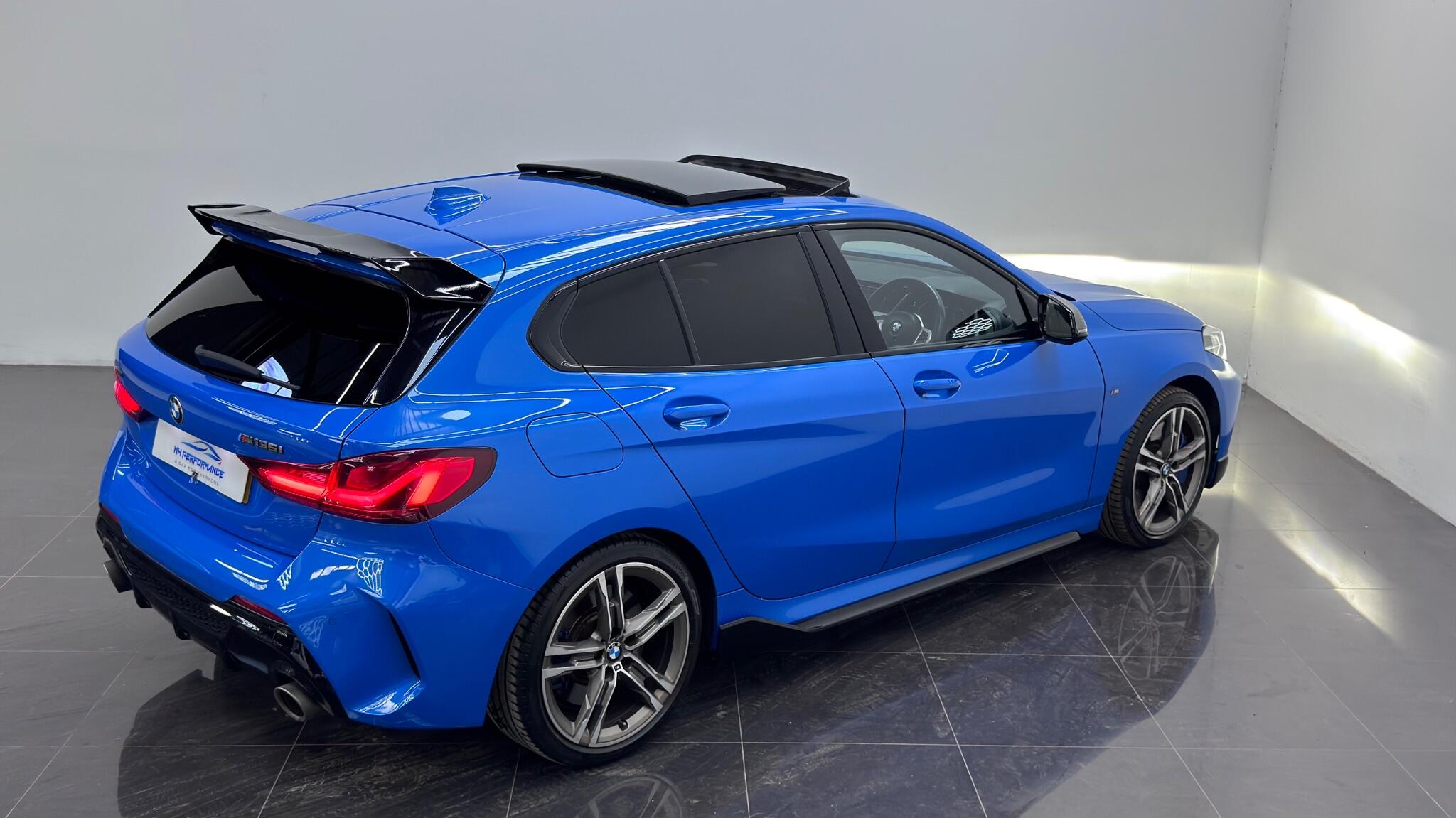 BMW 1 Series view 16