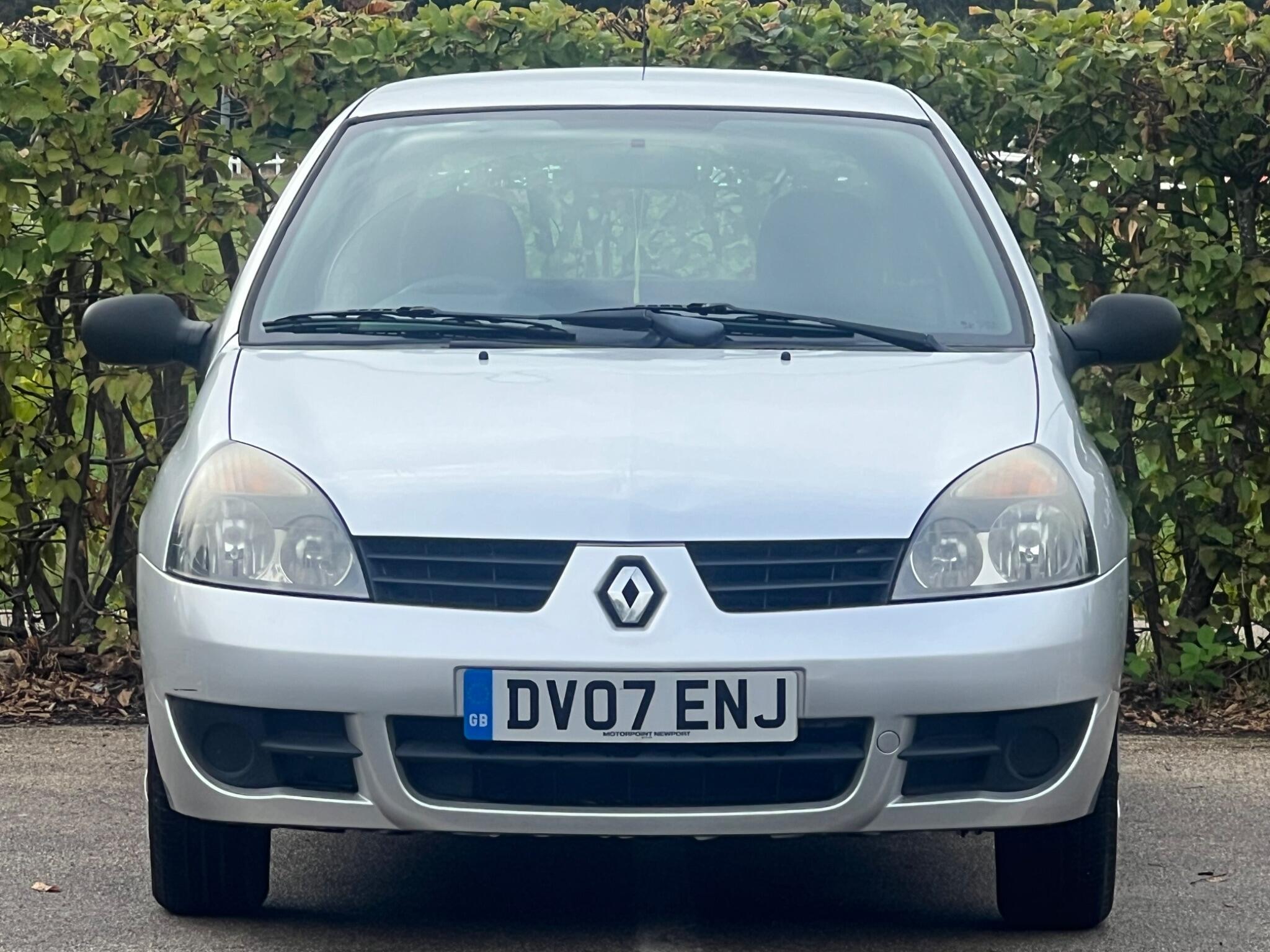 Renault Clio view 3