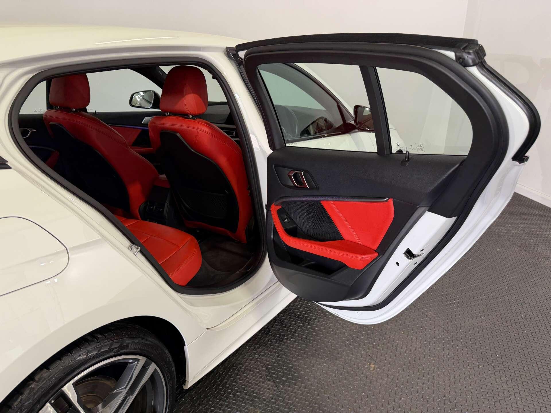 BMW 1 Series view 49