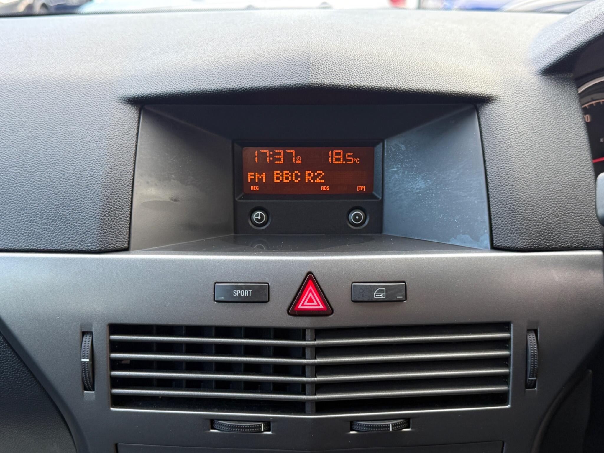 Vauxhall Astra - Image 57