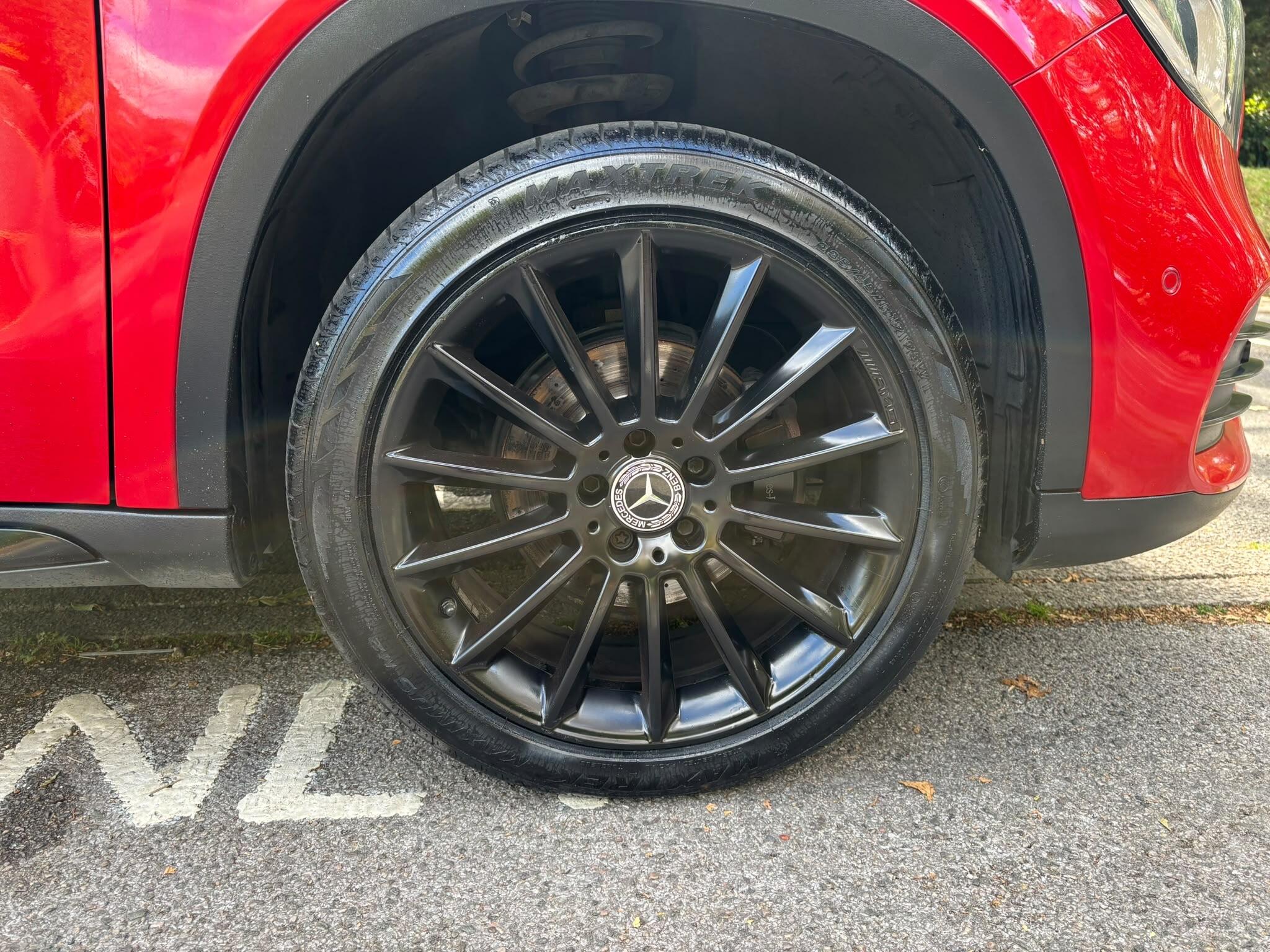 Mercedes-Benz Gla view 29