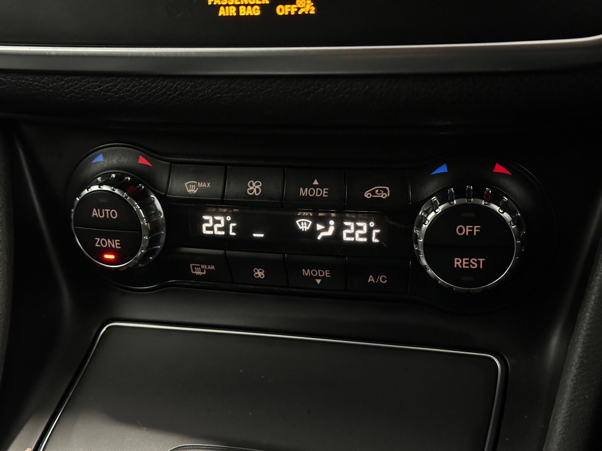 Mercedes-Benz Gla view 21