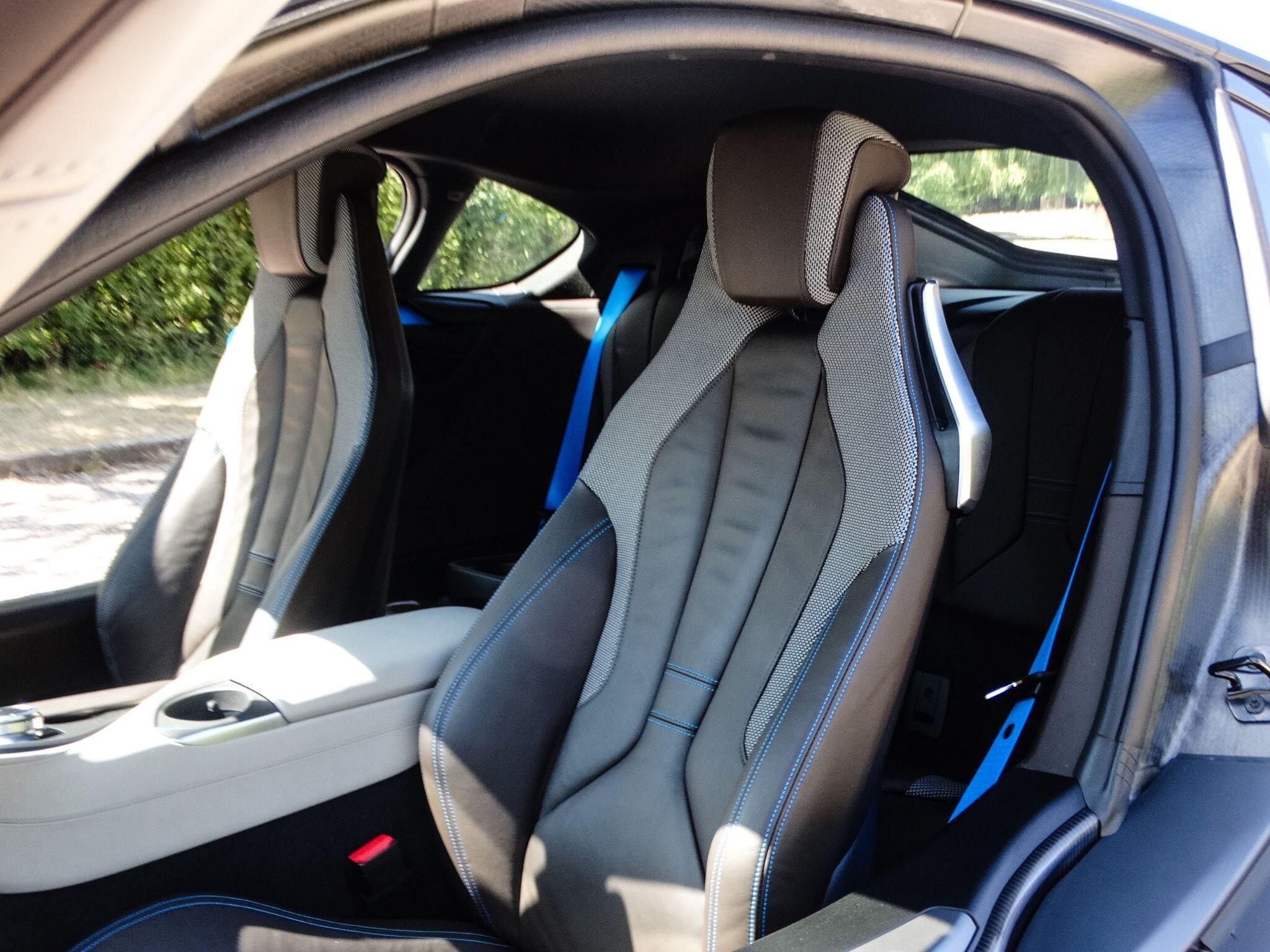 BMW I8 view 16