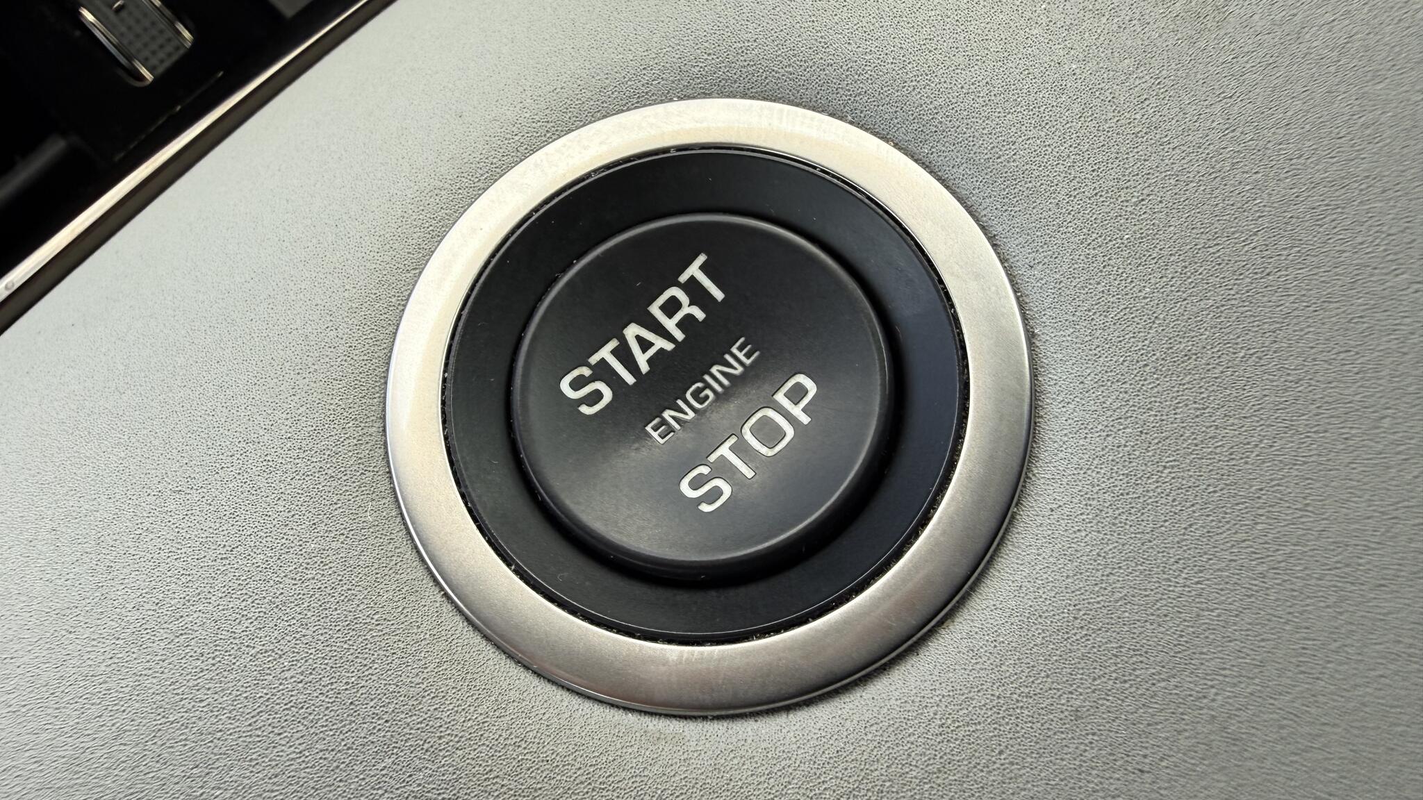 Land Rover Range Rover Evoque view 36