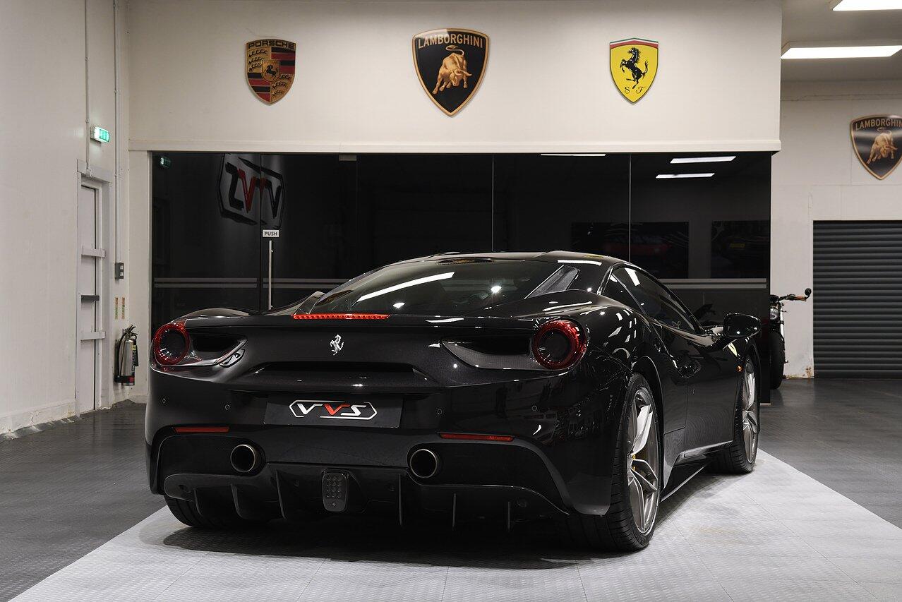 Ferrari 488 view 3
