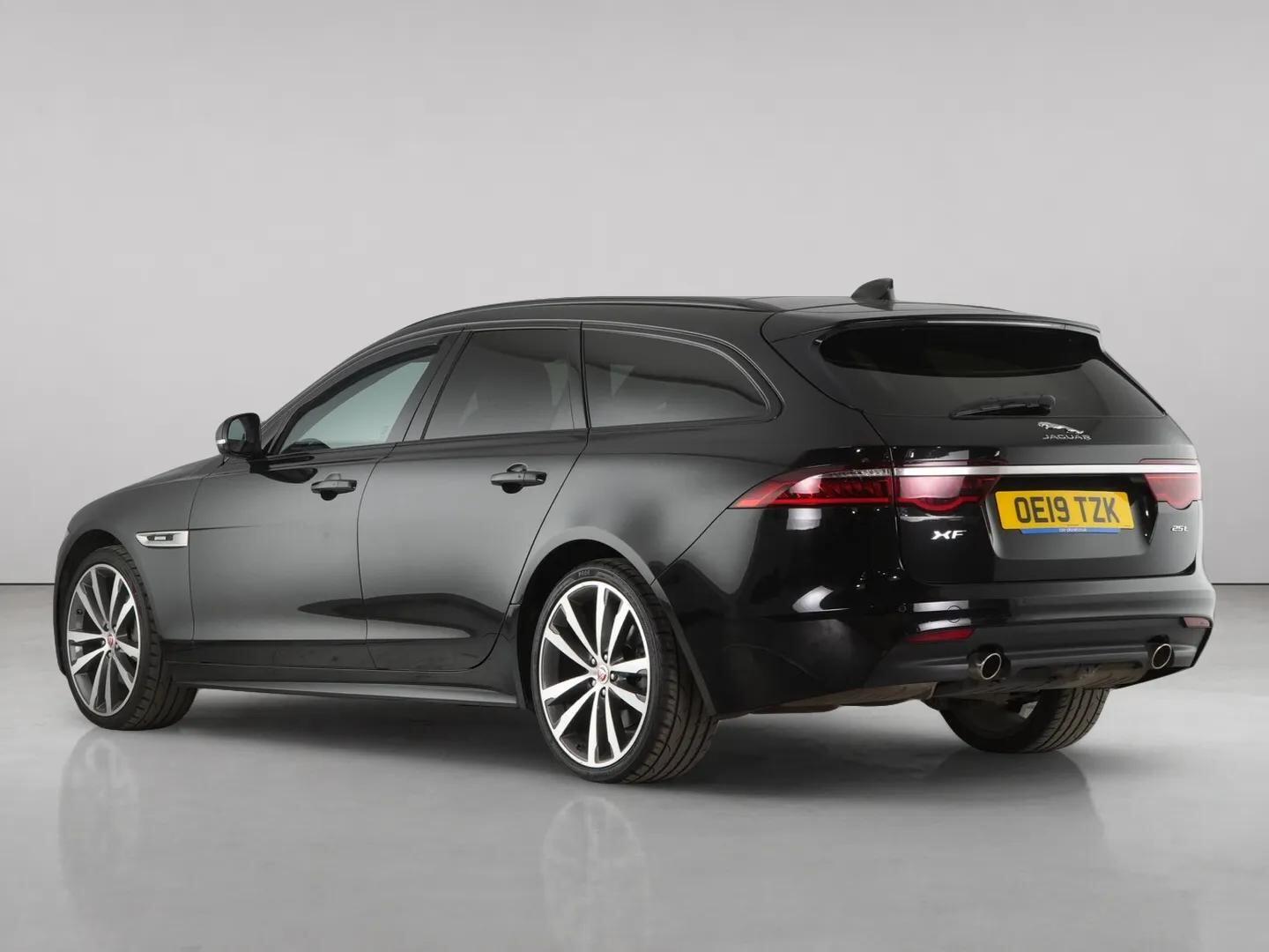 Jaguar XF view 9