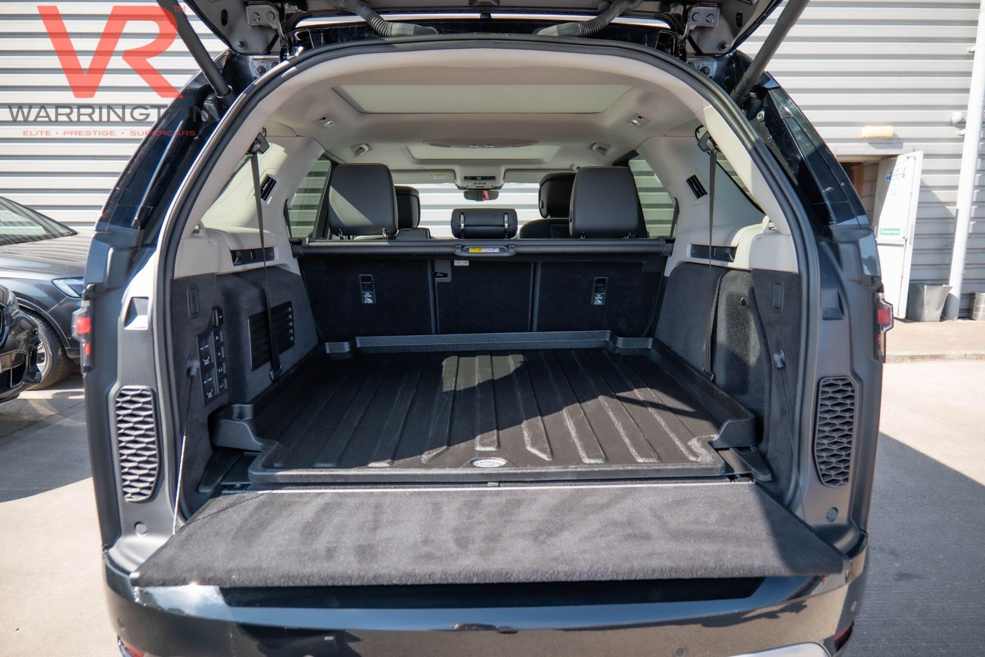 Land Rover Discovery 3 view 15
