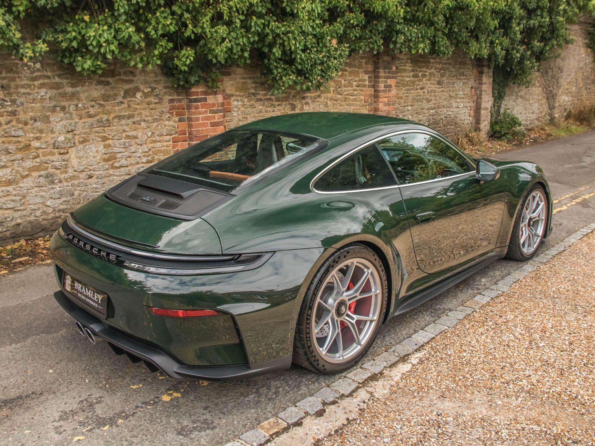 Porsche 911 view 14