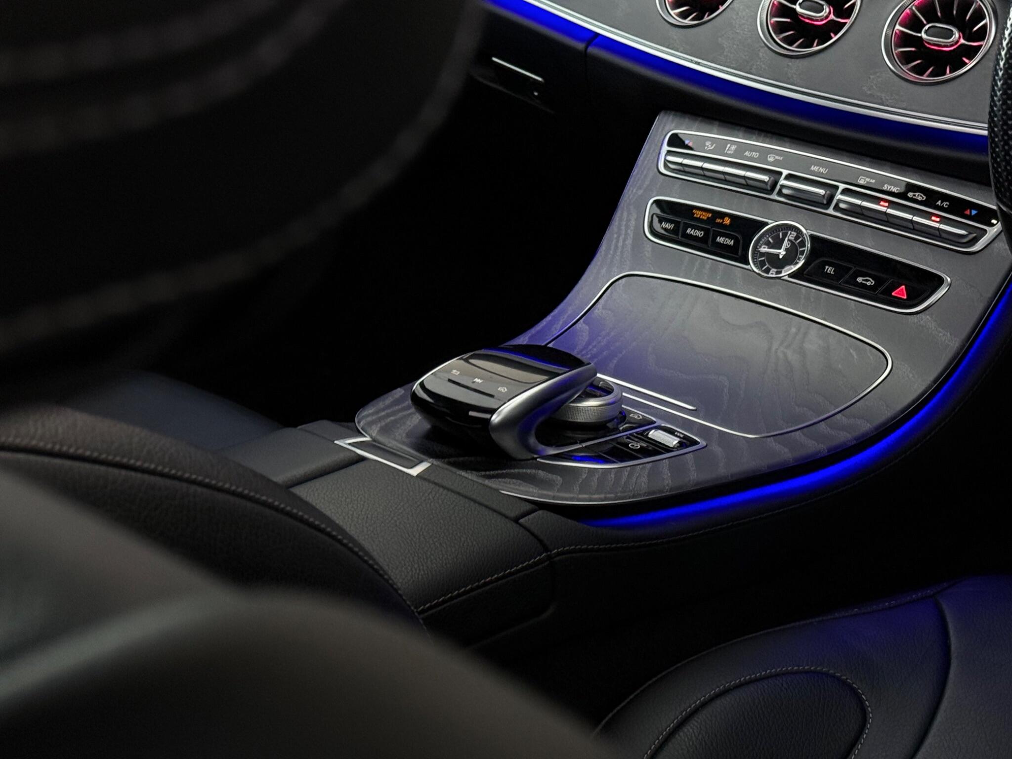 Mercedes-Benz CLS view 25