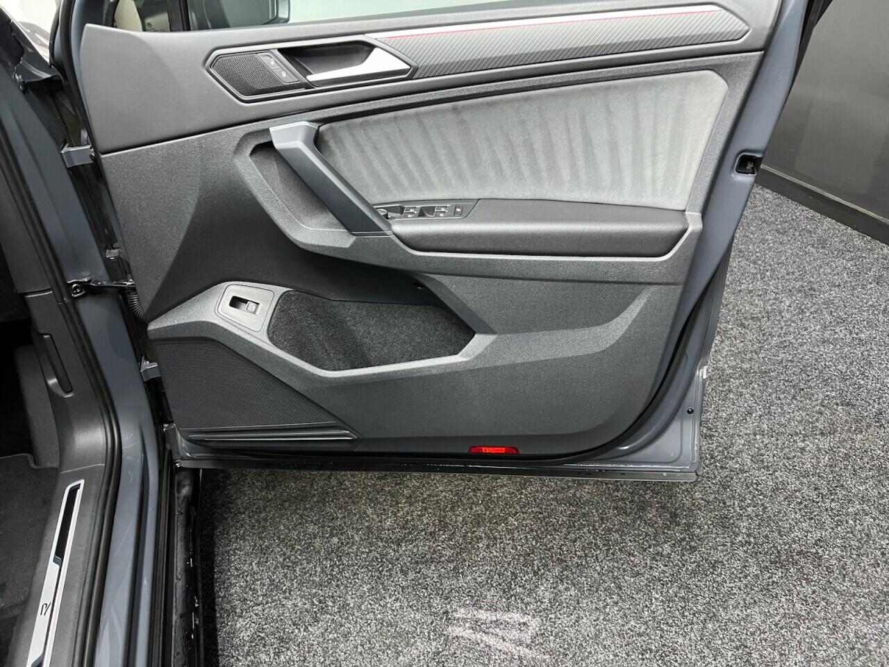 Volkswagen Tiguan view 36