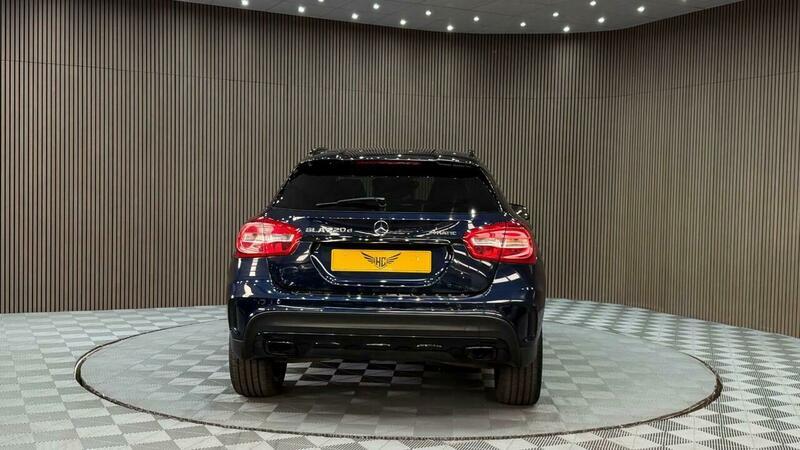 Mercedes-Benz GLA view 44