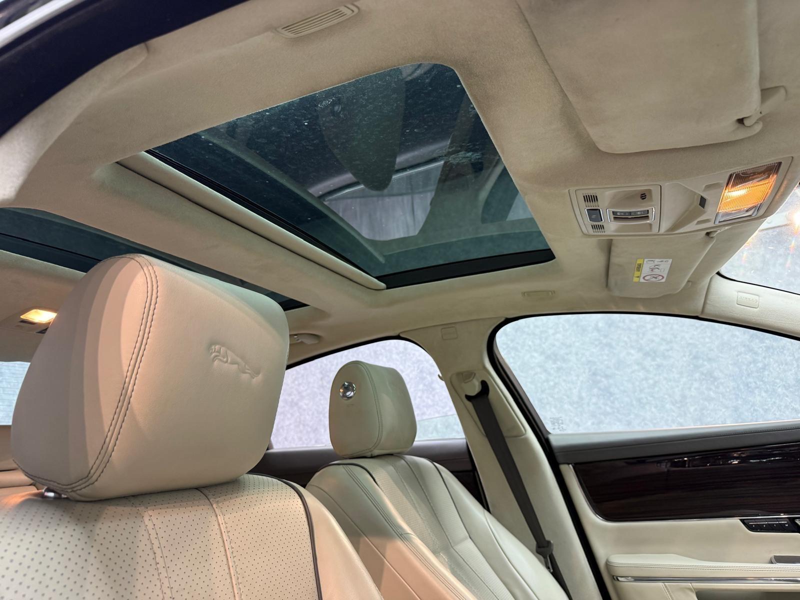 Jaguar XJ view 3