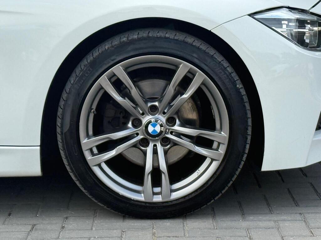 BMW 3 Series view 11