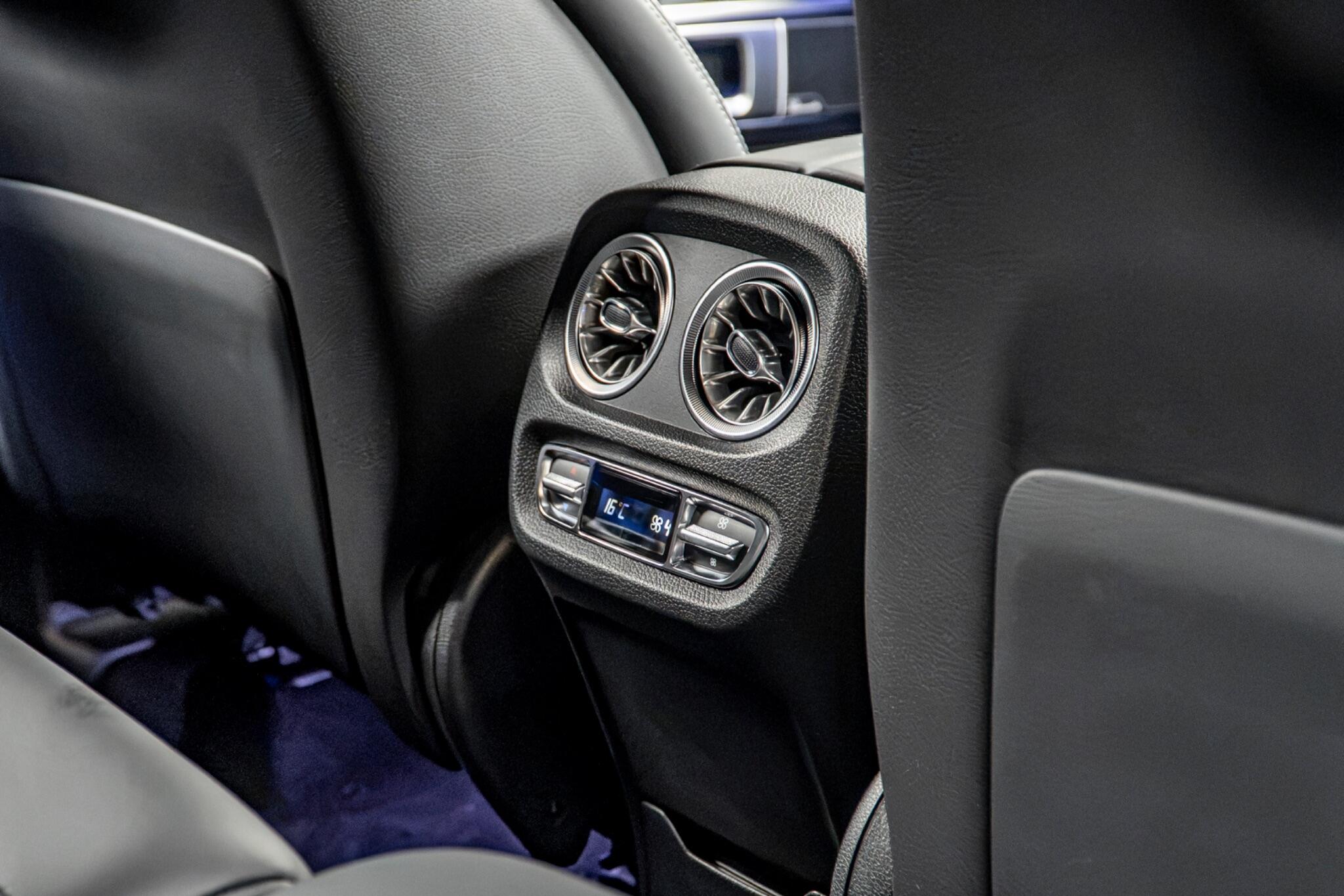 Mercedes-Benz G-Class view 44