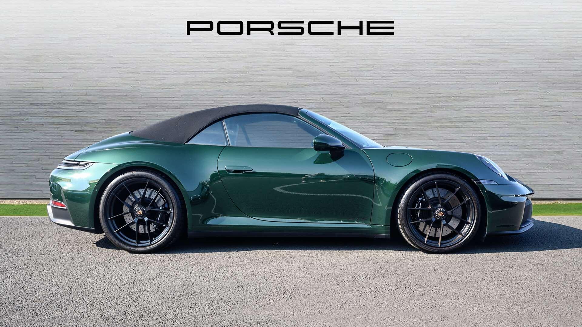 Porsche 911 view 9