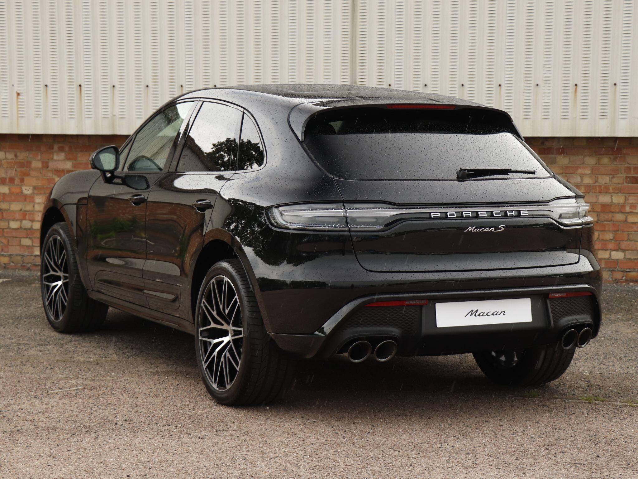 Porsche Macan view 36