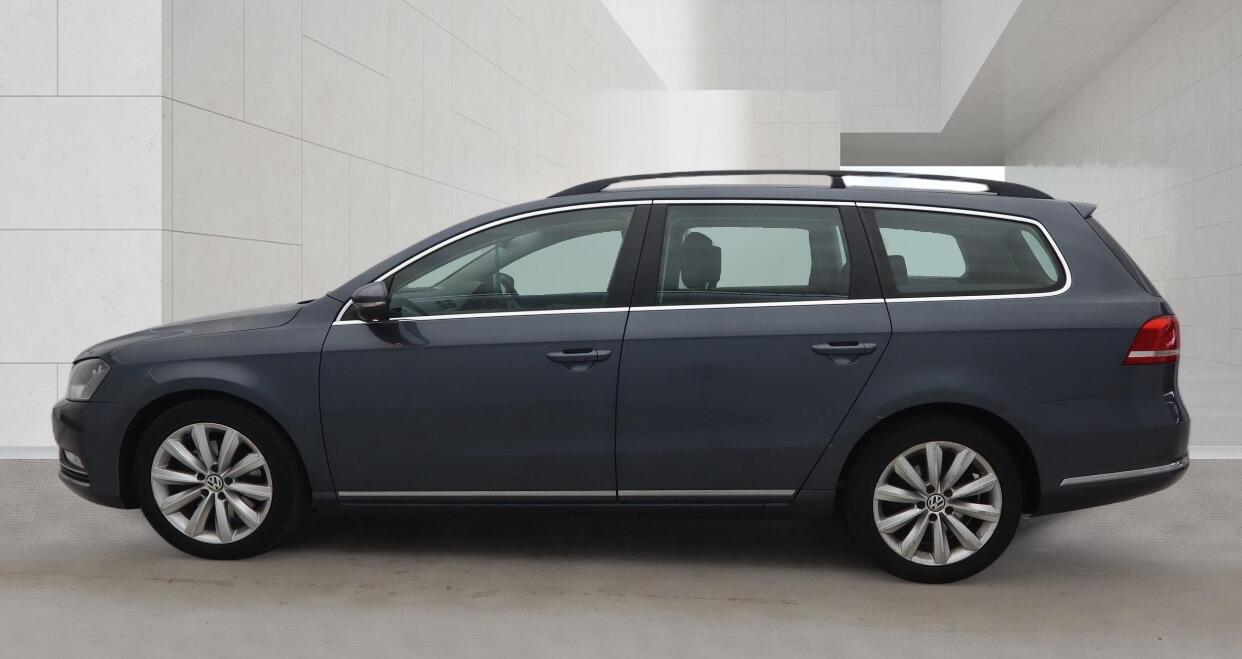 Volkswagen Passat view 6