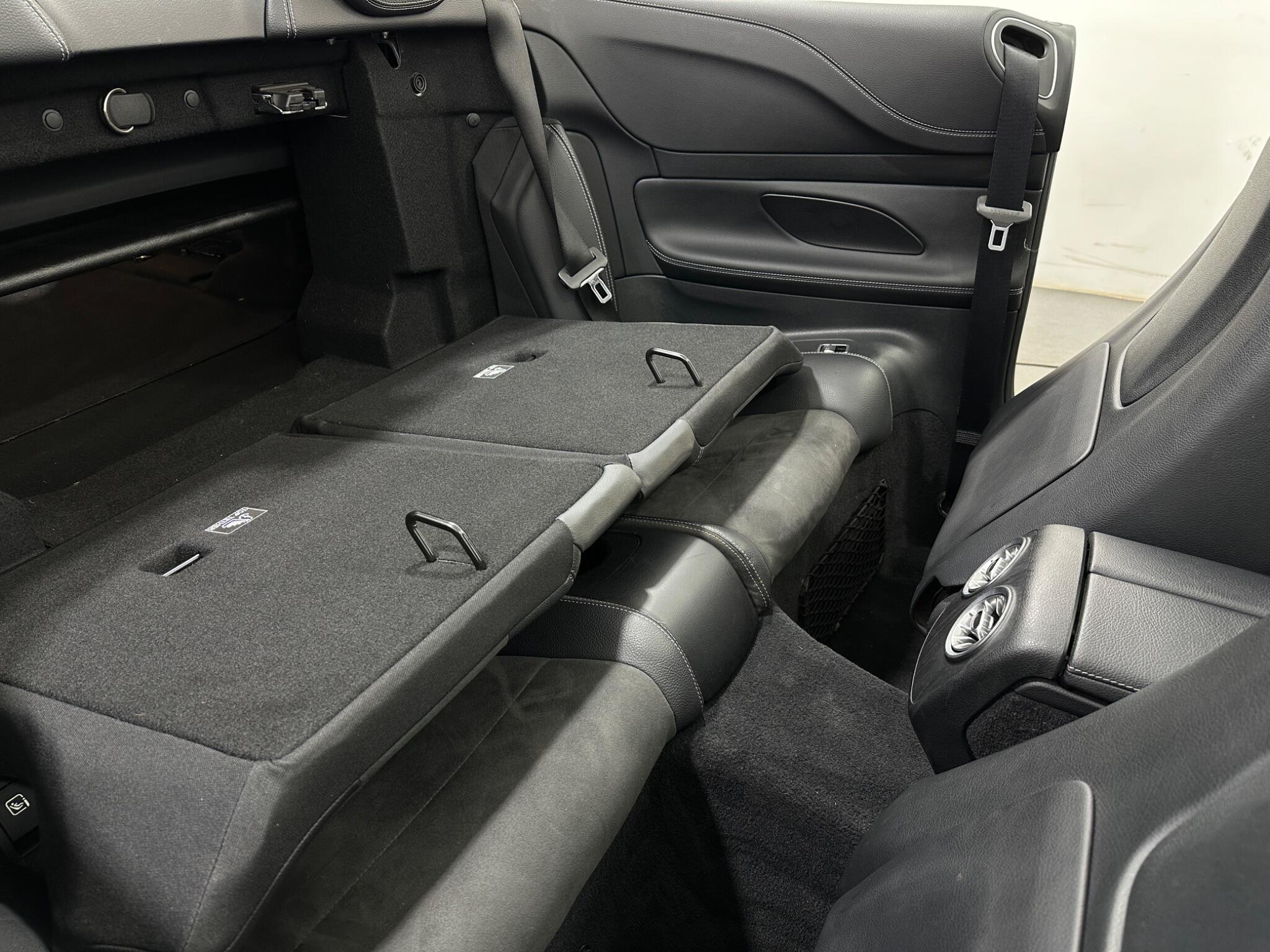 Mercedes-Benz E-Class view 43
