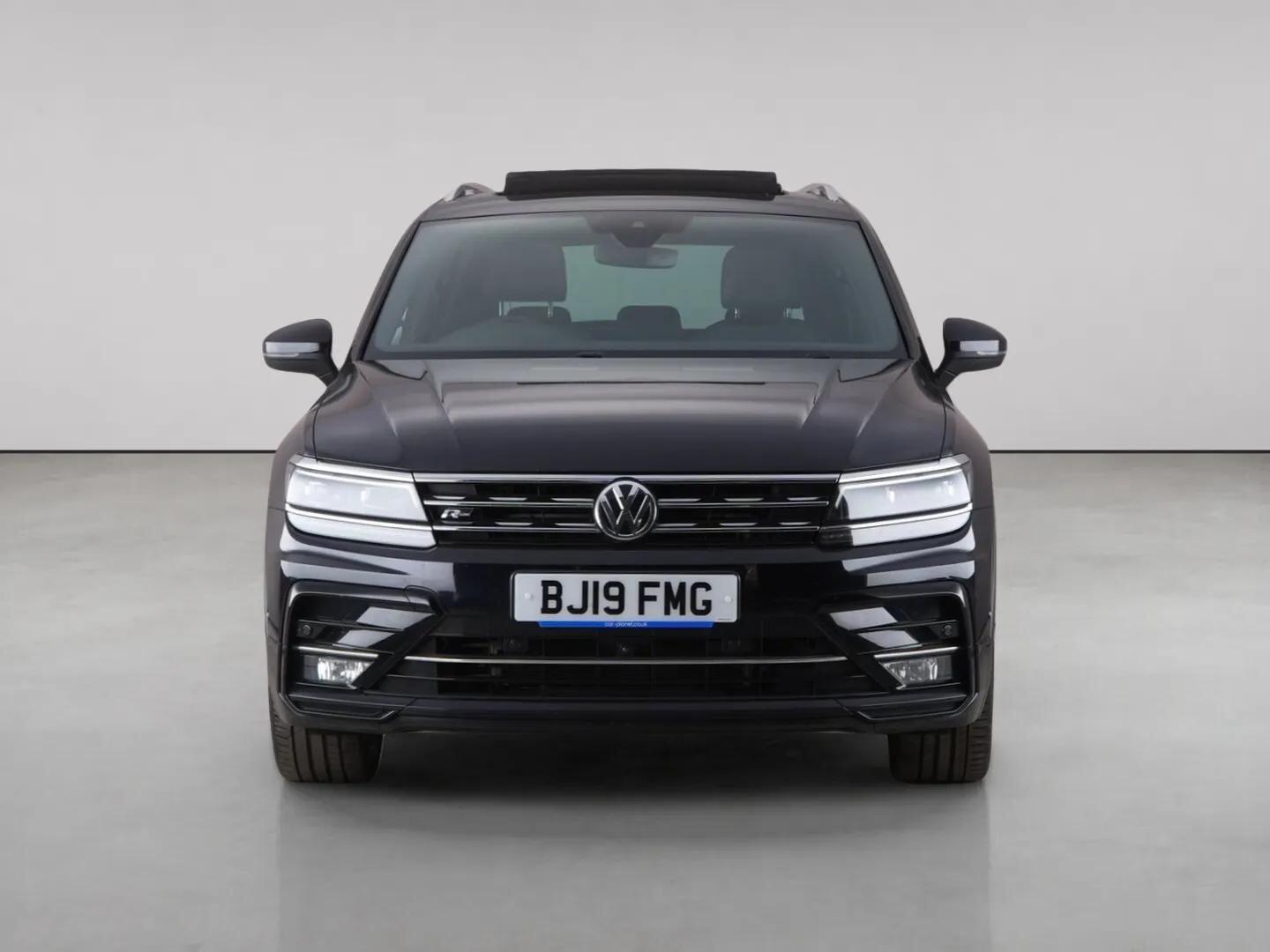 Volkswagen Tiguan view 5