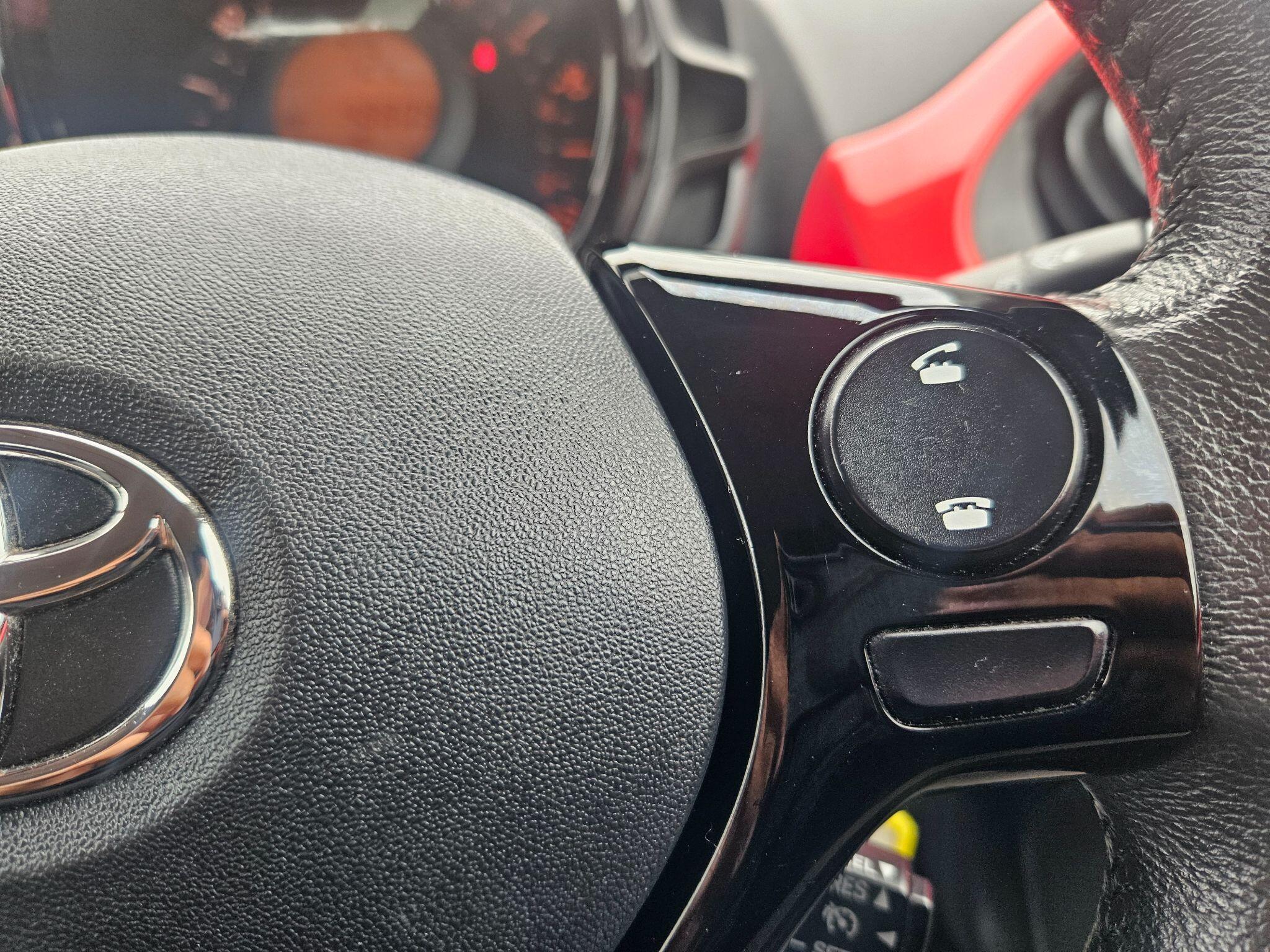 2015 Toyota AYGO image 28