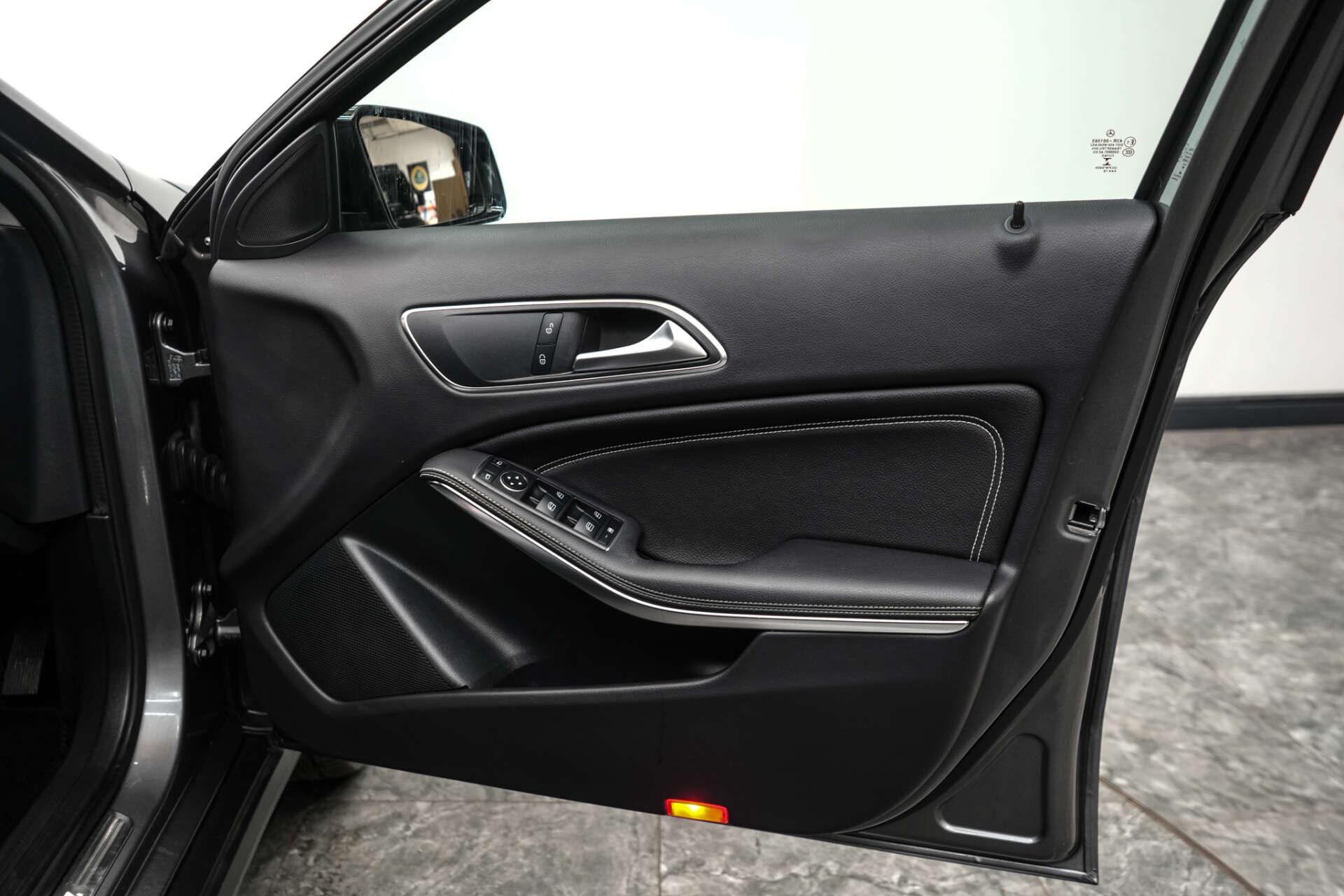 Mercedes-Benz Gla view 22