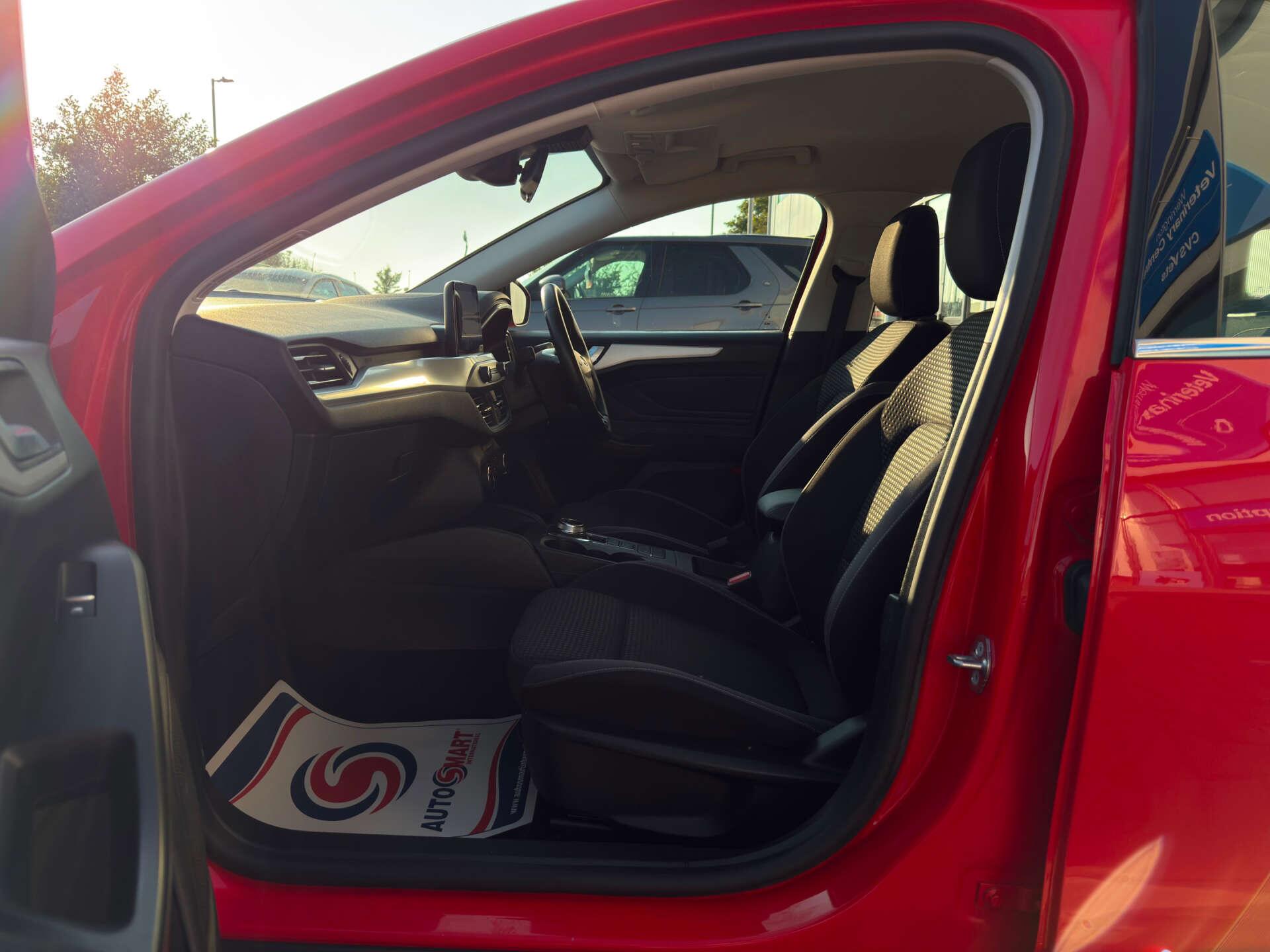 Ford Focus view 45