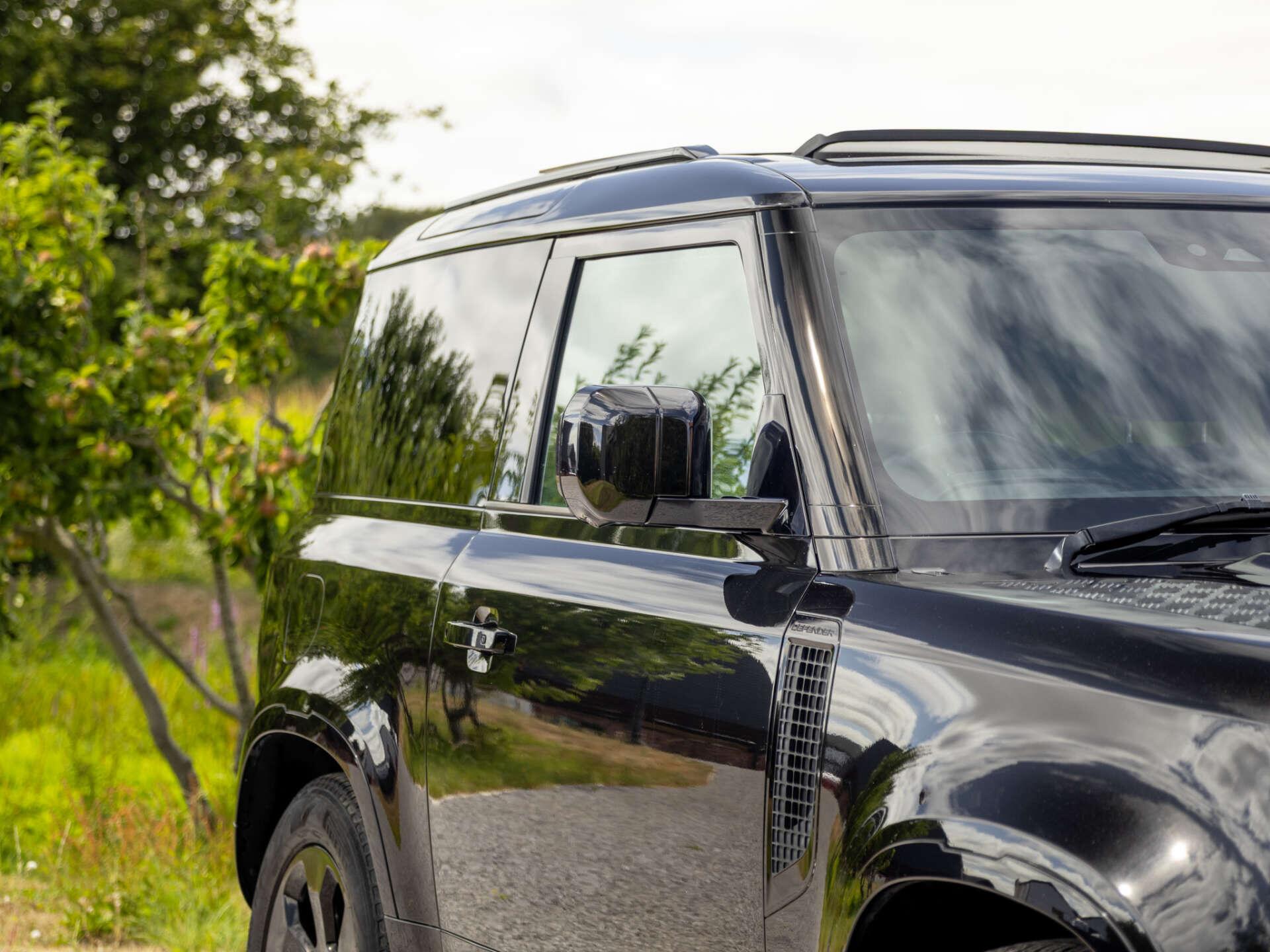 Land Rover Defender view 34