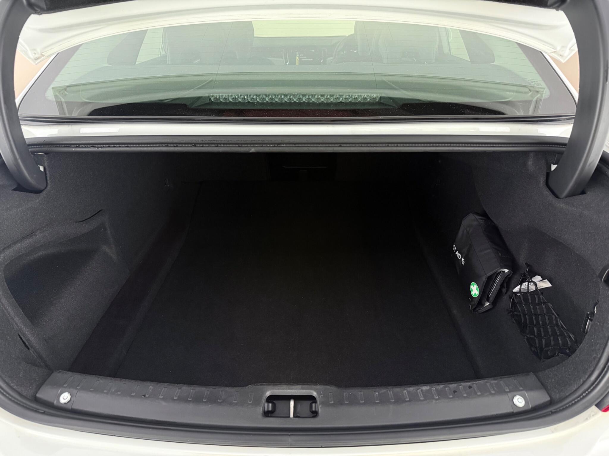 Volvo S90 view 10