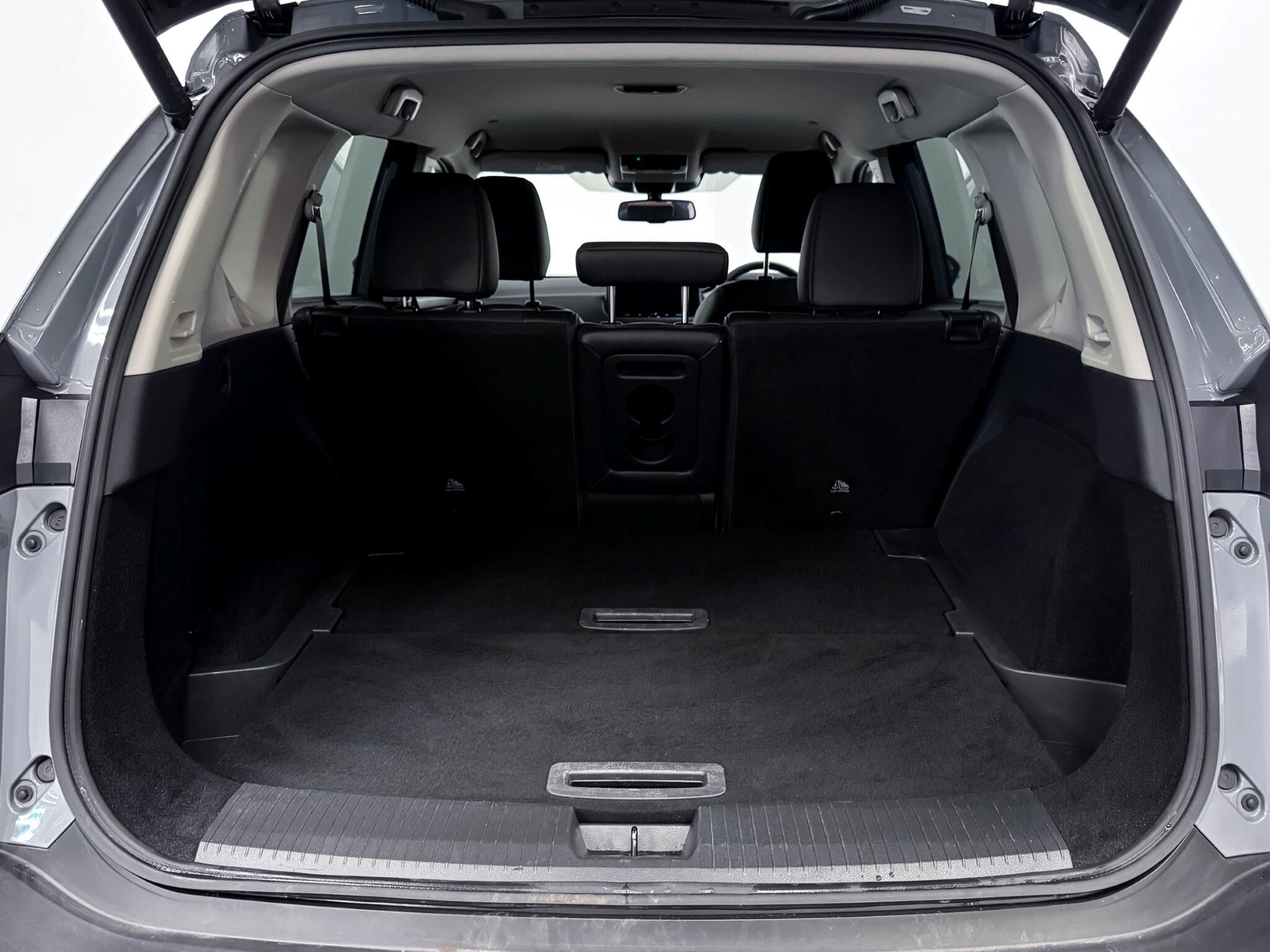 Nissan X-Trail view 12