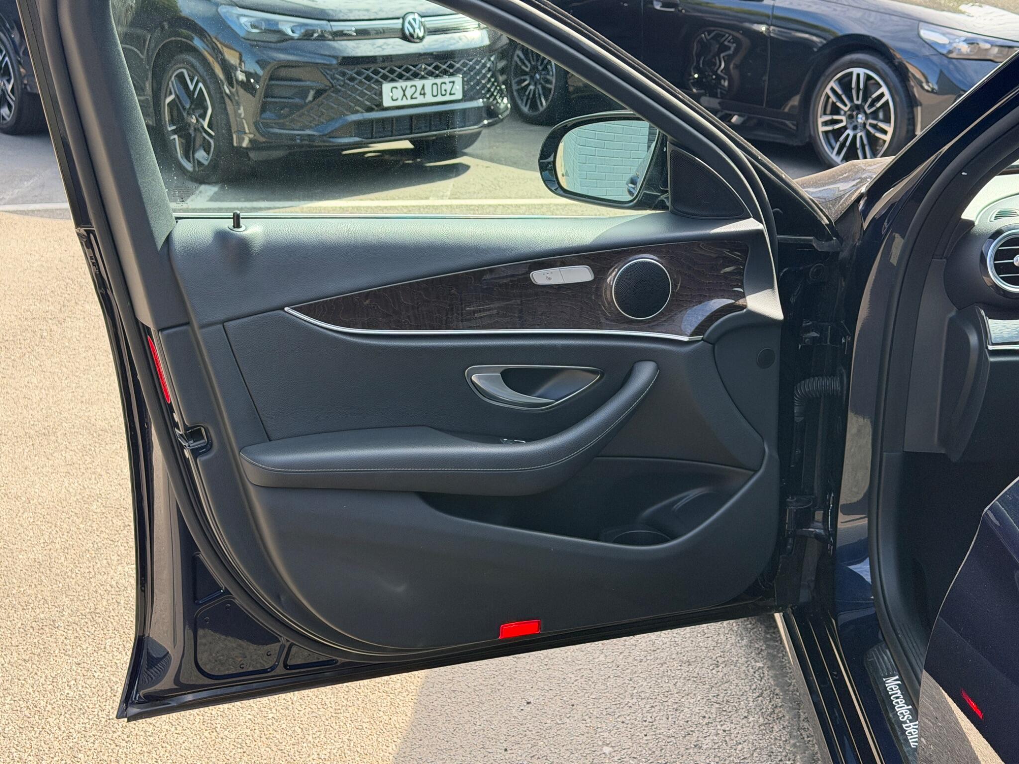 Mercedes-Benz E-Class view 21