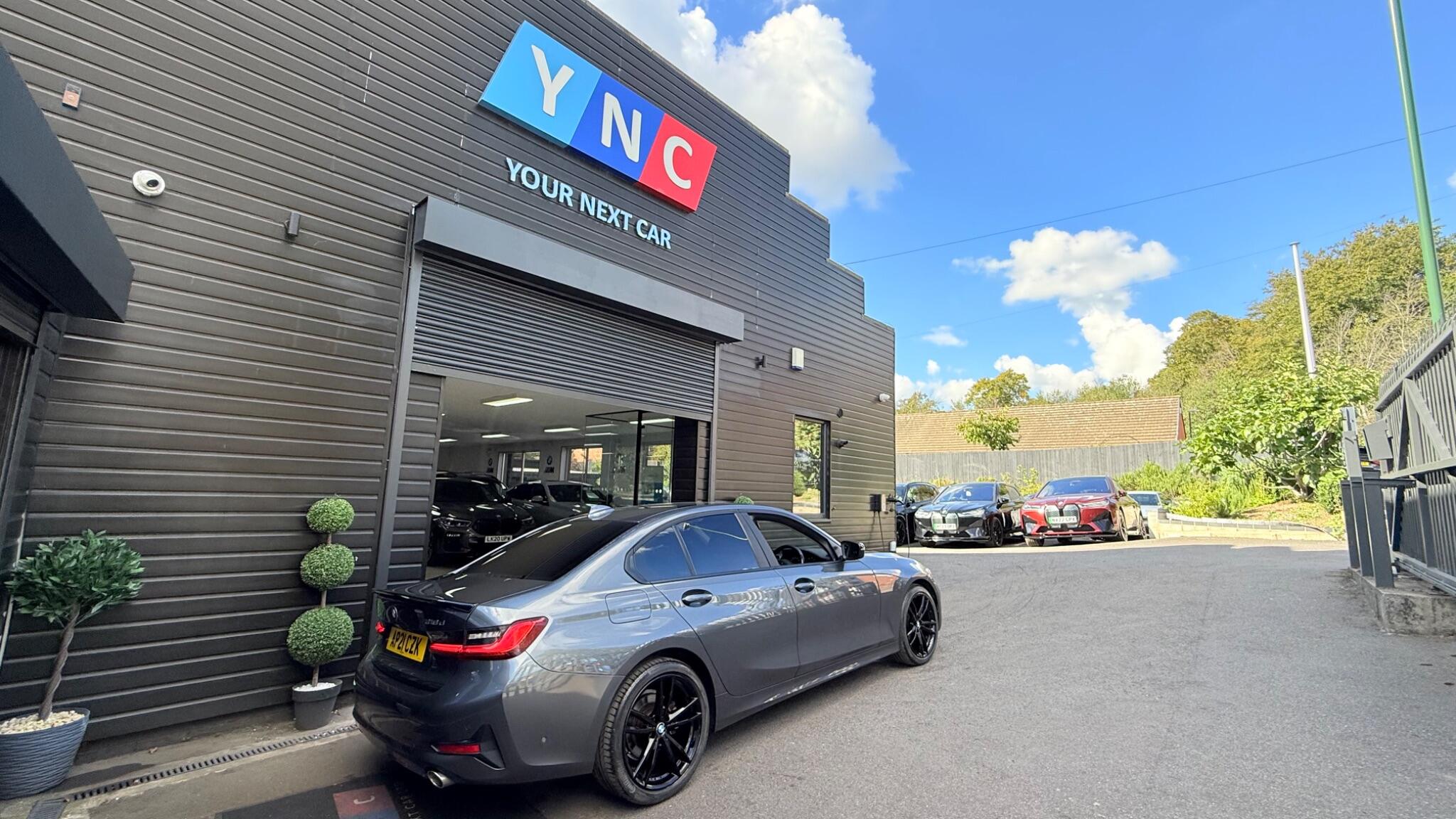 BMW 3 Series view 3