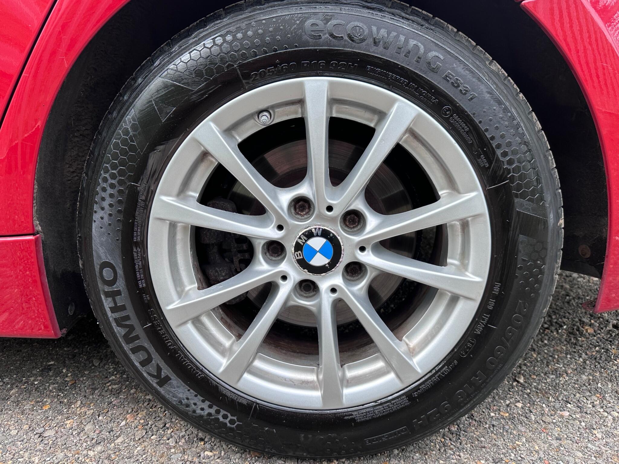 2015 BMW 3 Series image 38