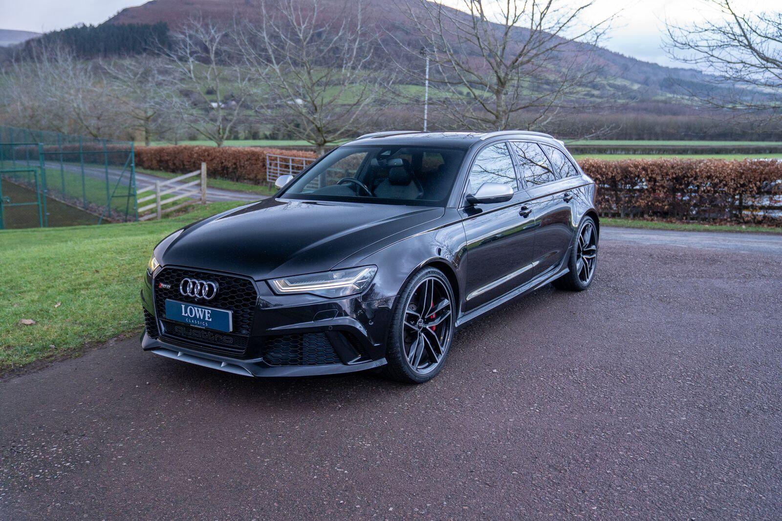 Audi RS6 Avant view 3
