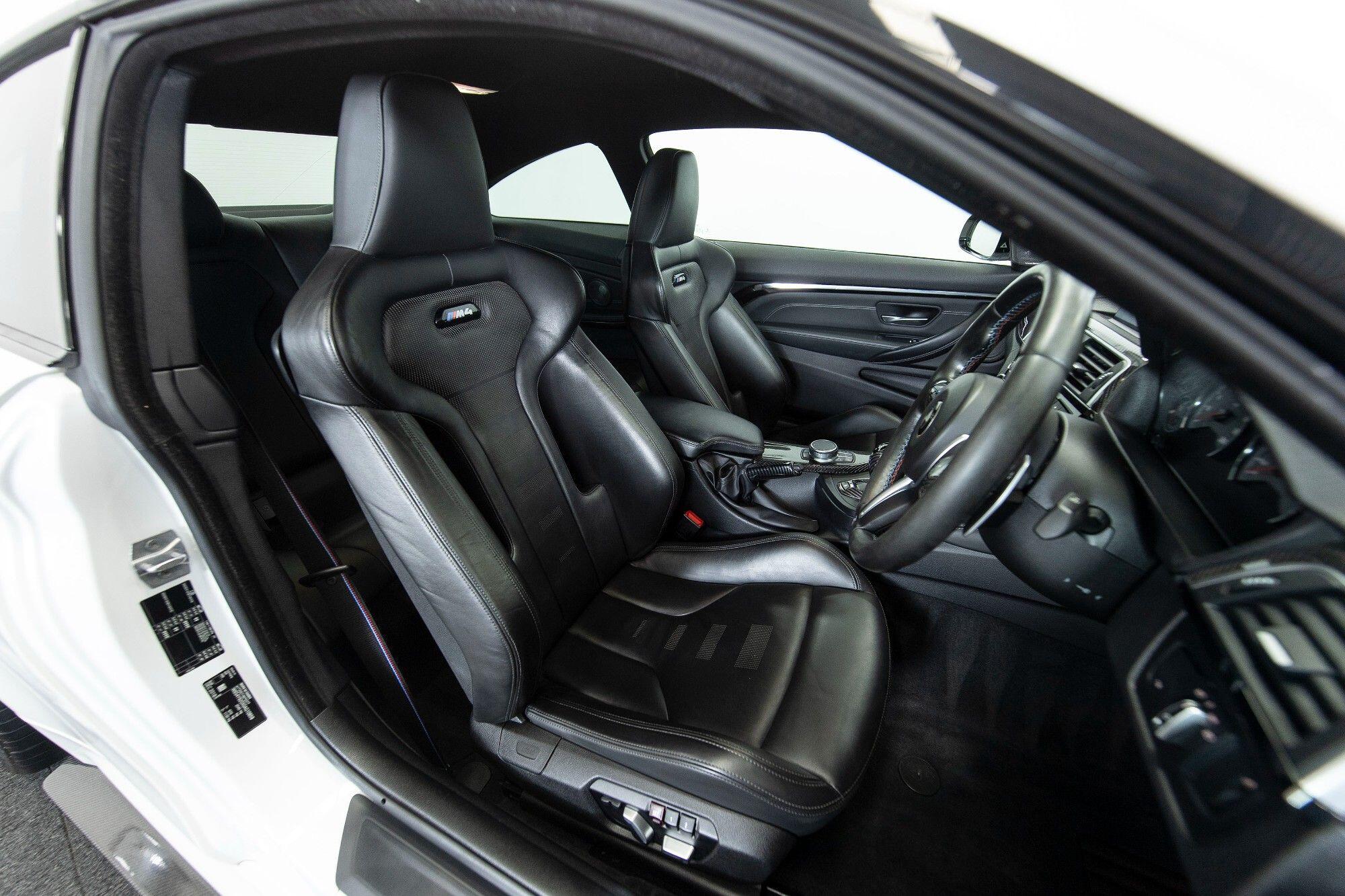 BMW M4 view 8