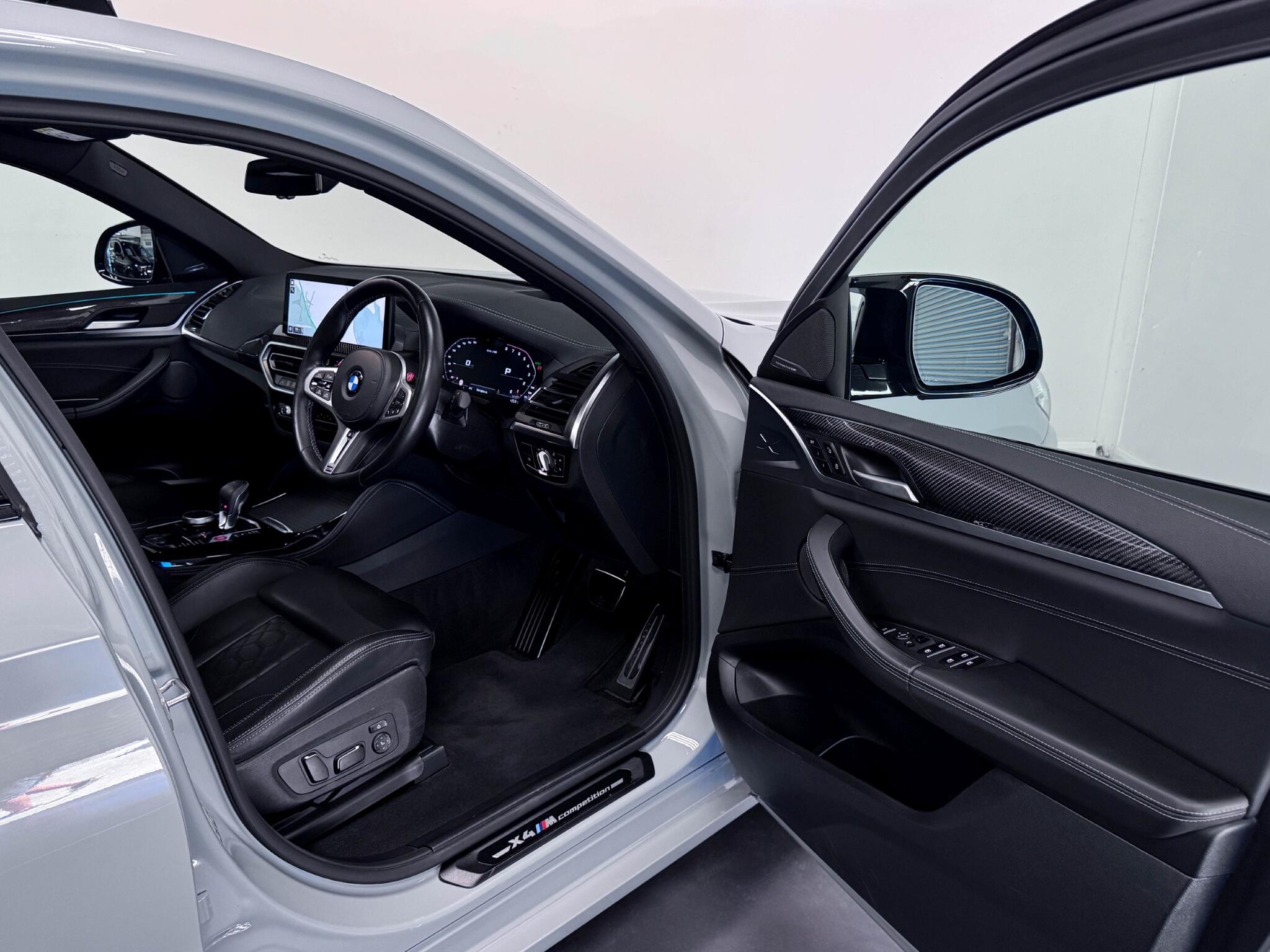 BMW X4 M view 30