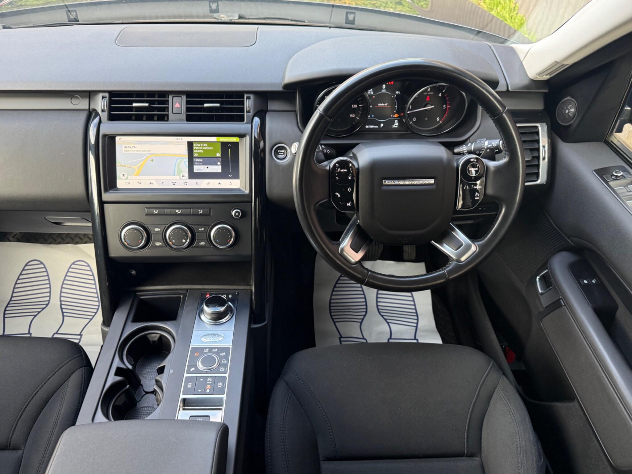 Land Rover Discovery view 26