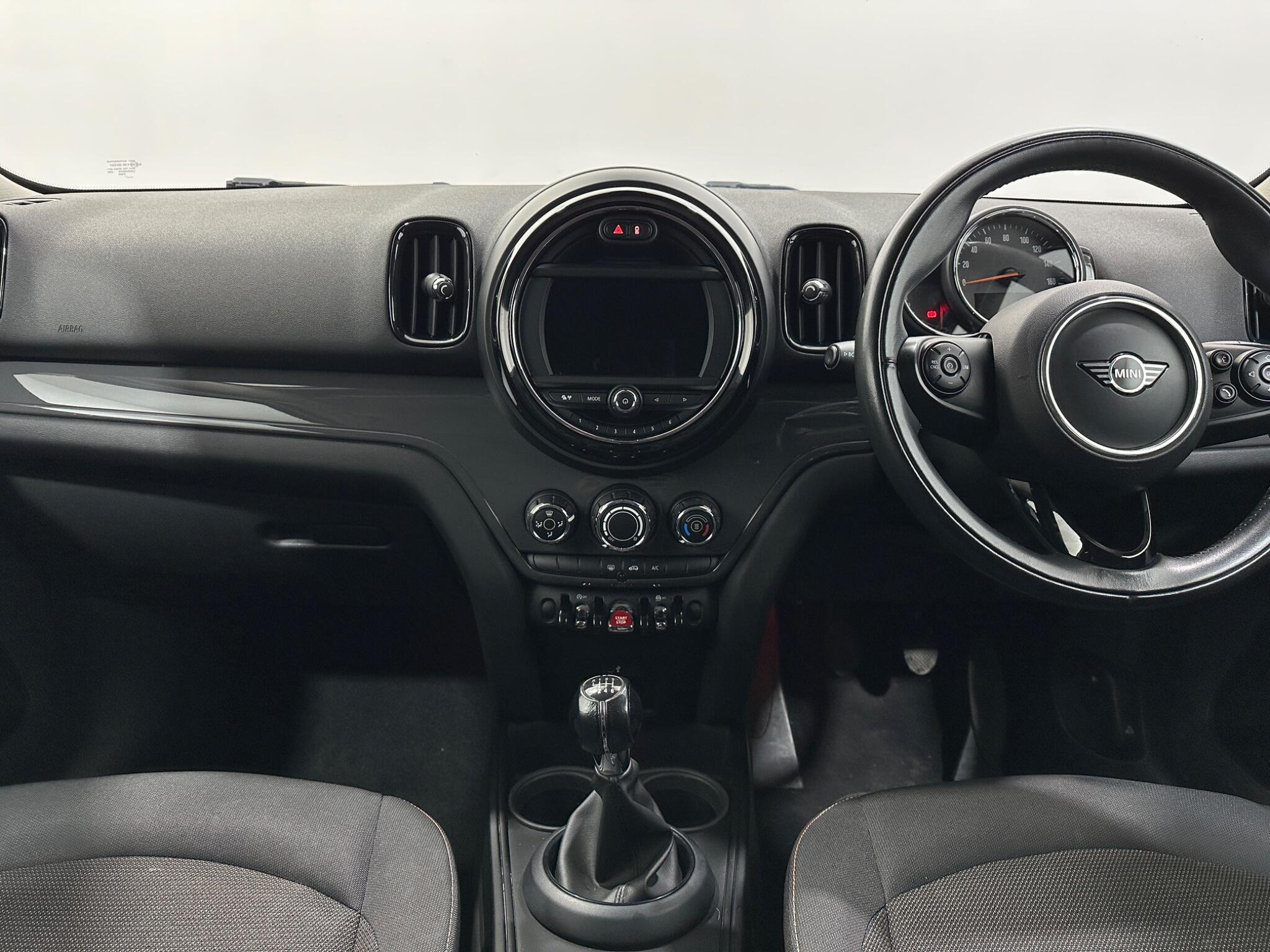 Mini Countryman view 20