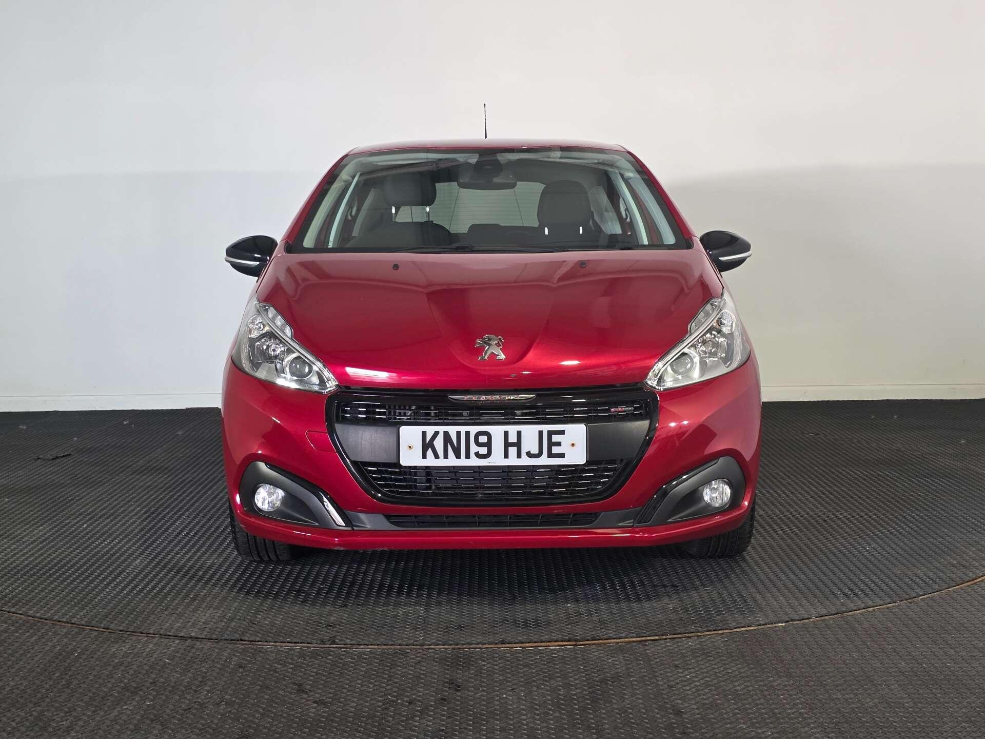 Peugeot 208 view 2