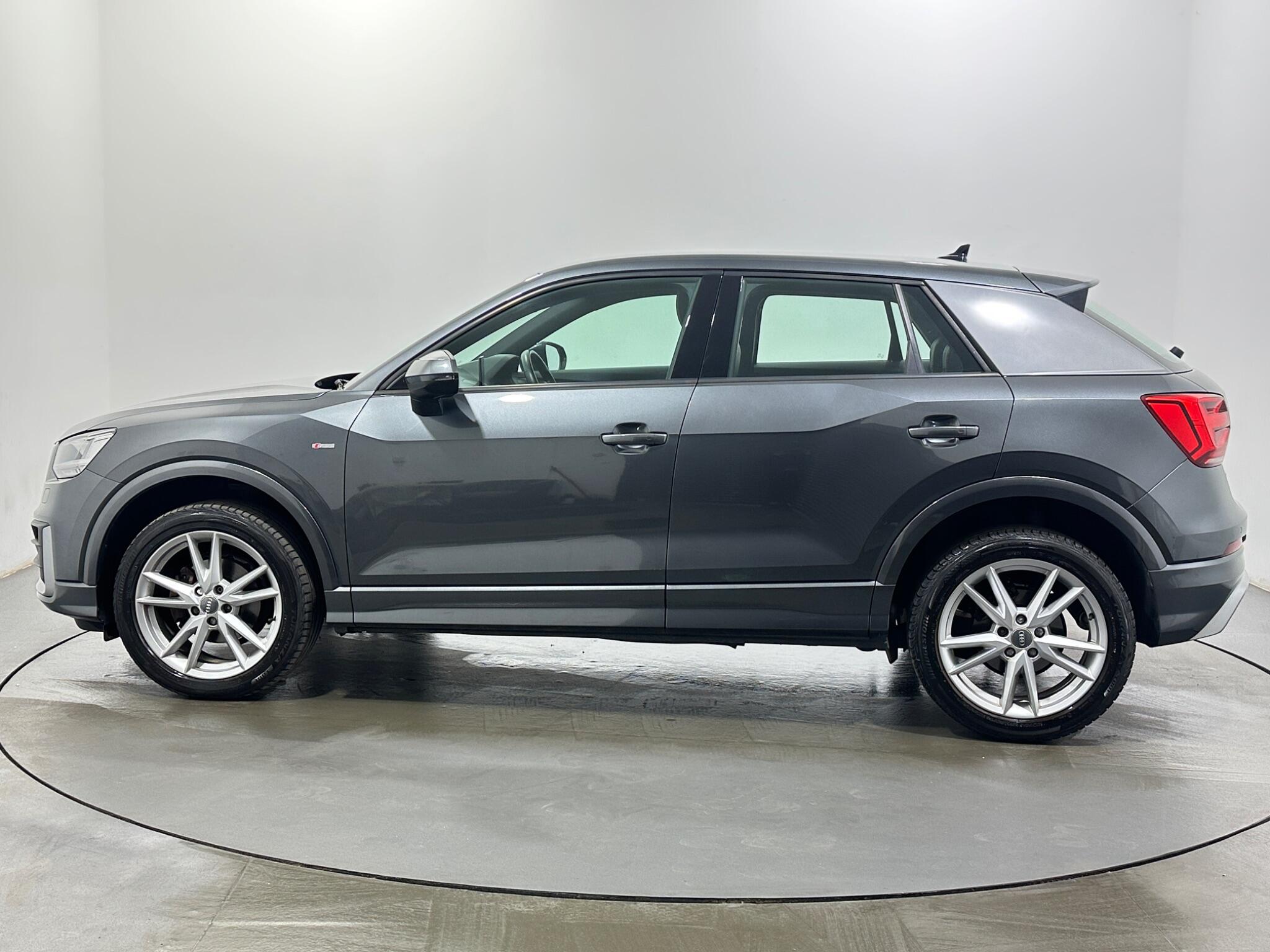 Audi Q2 view 5