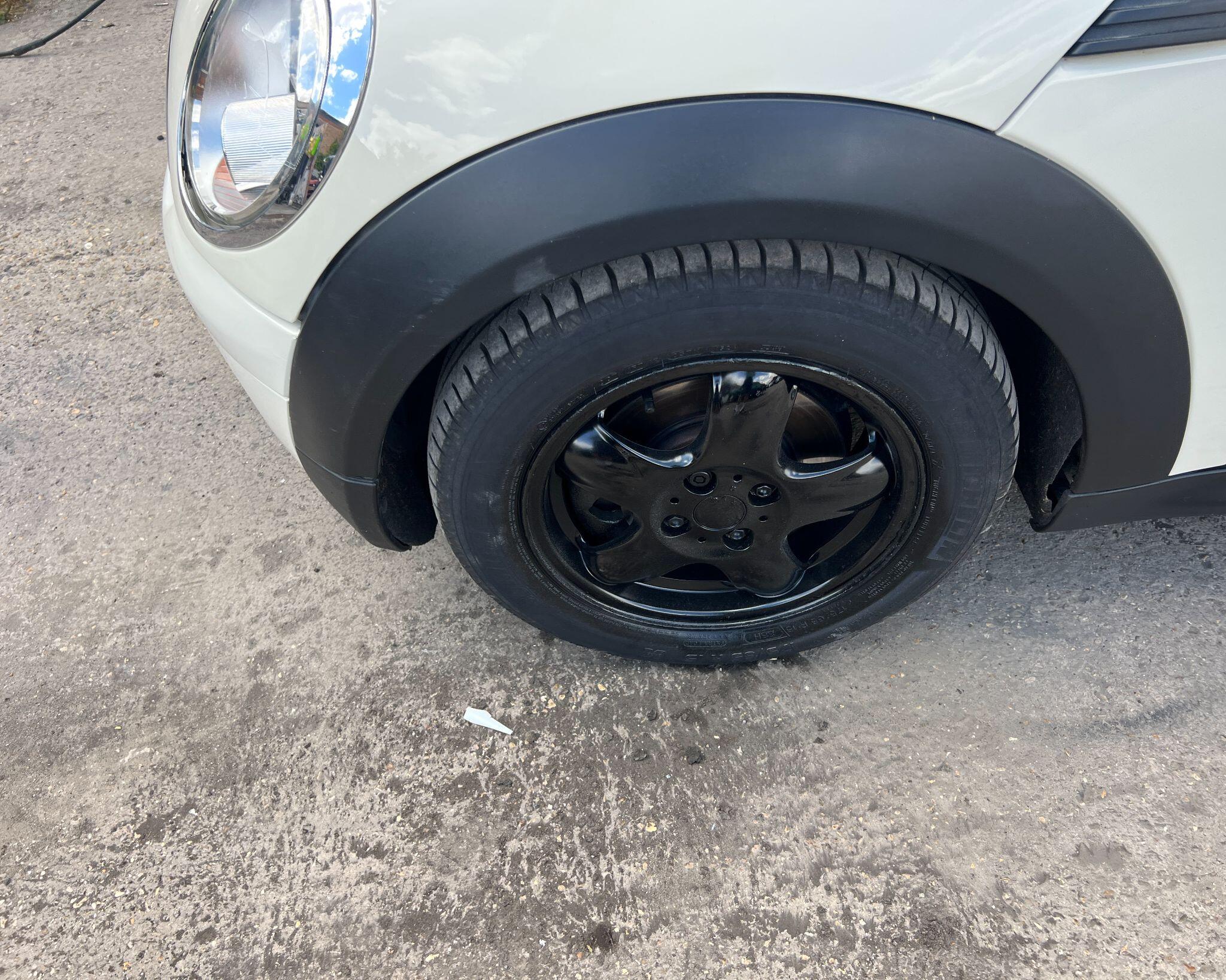 Mini Hatch view 22