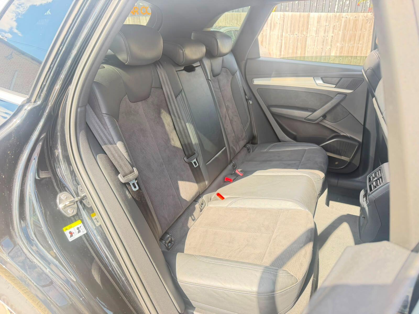 Audi Q5 view 15