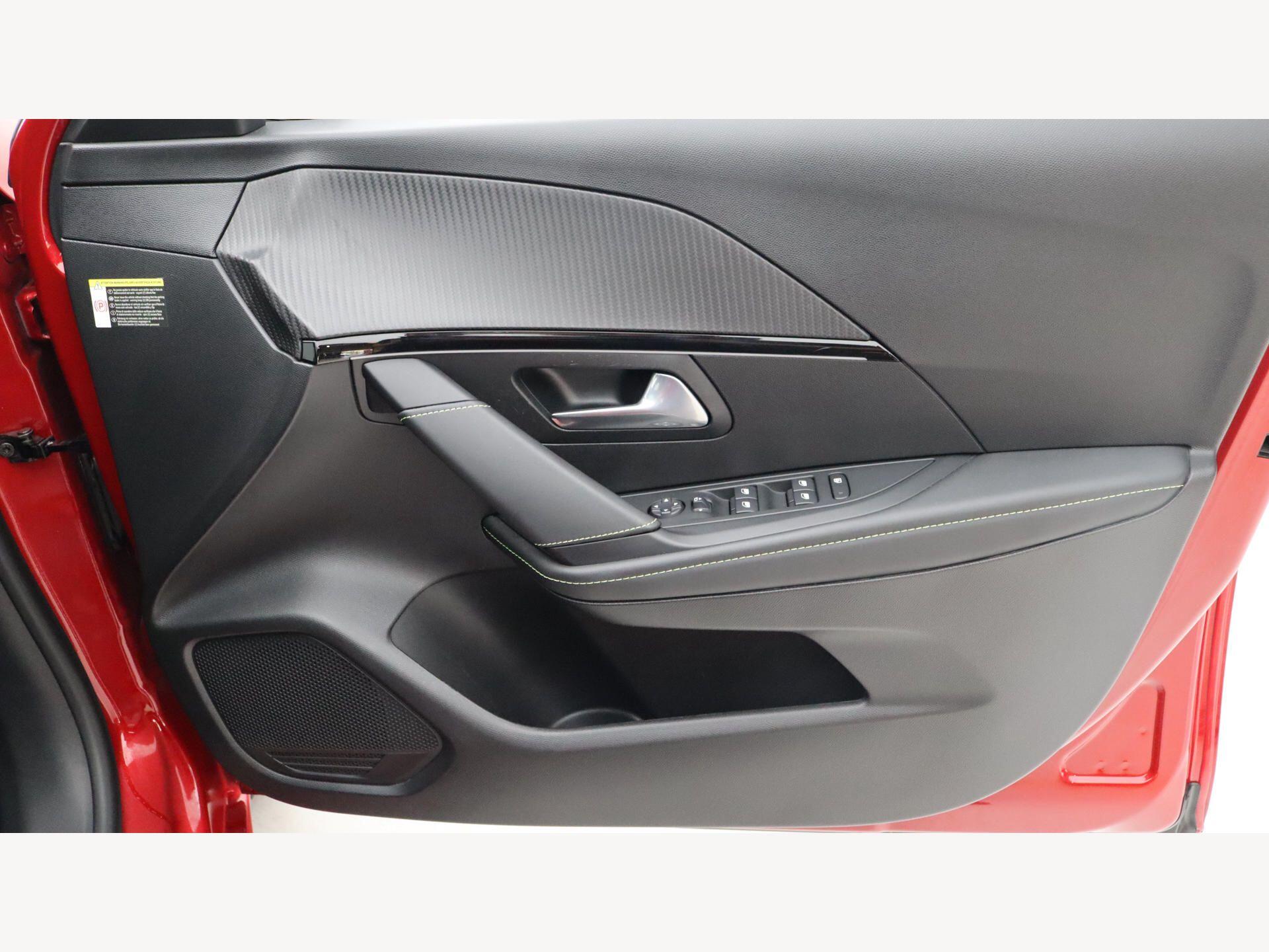Peugeot e-208 view 27