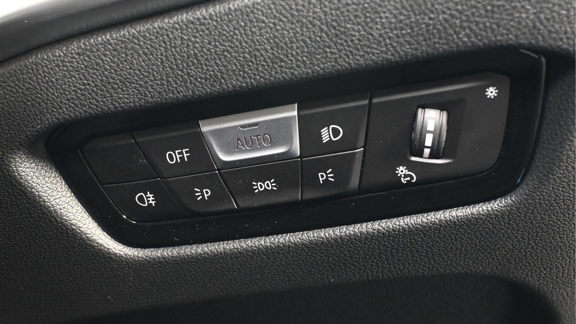 BMW 3 Series view 23