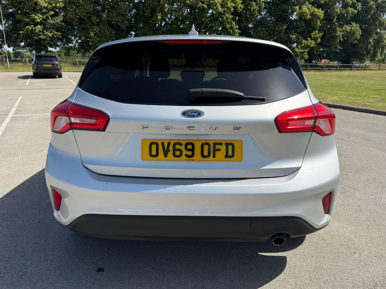 Ford Focus view 11