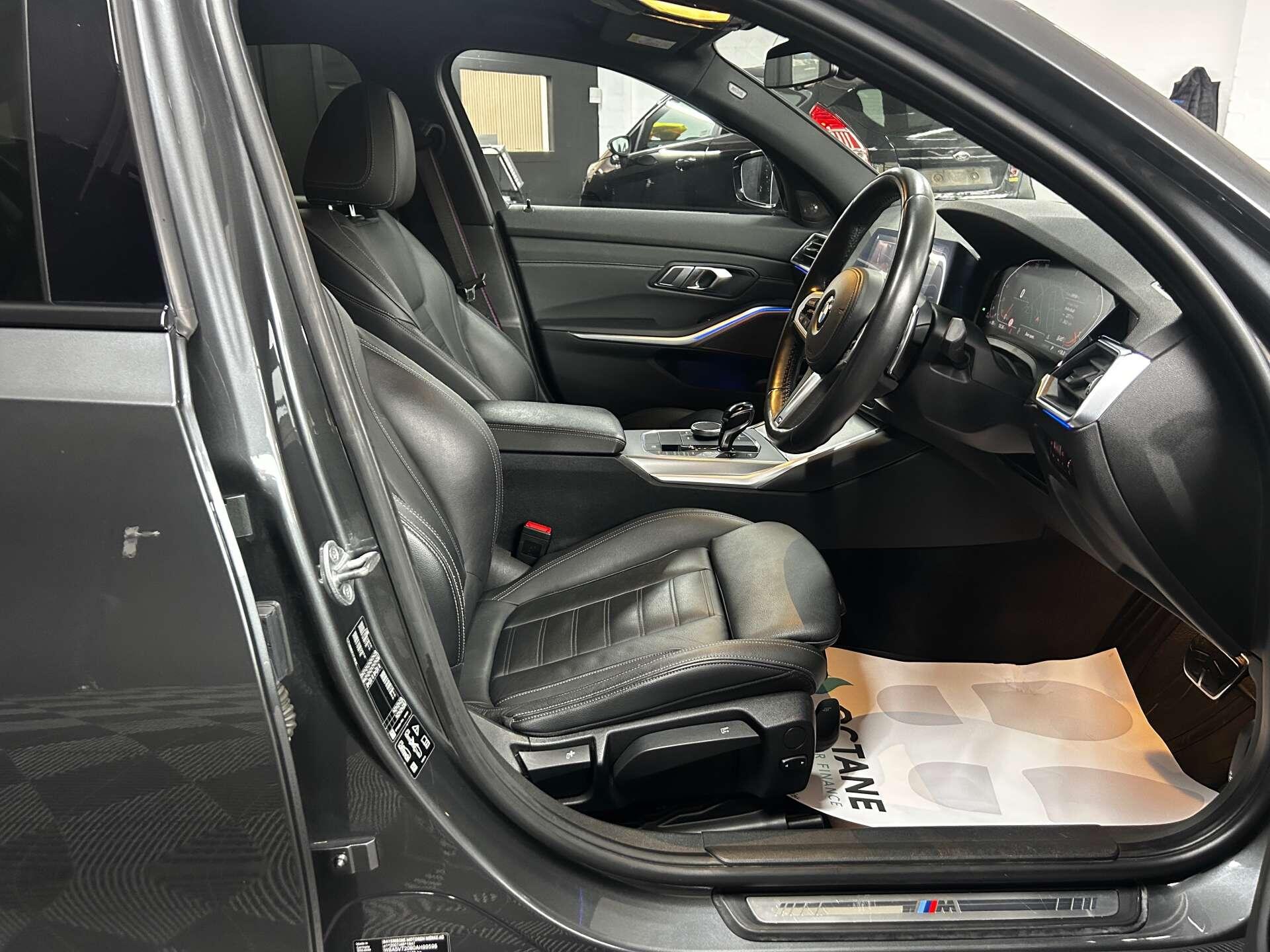 BMW 3 Series view 45