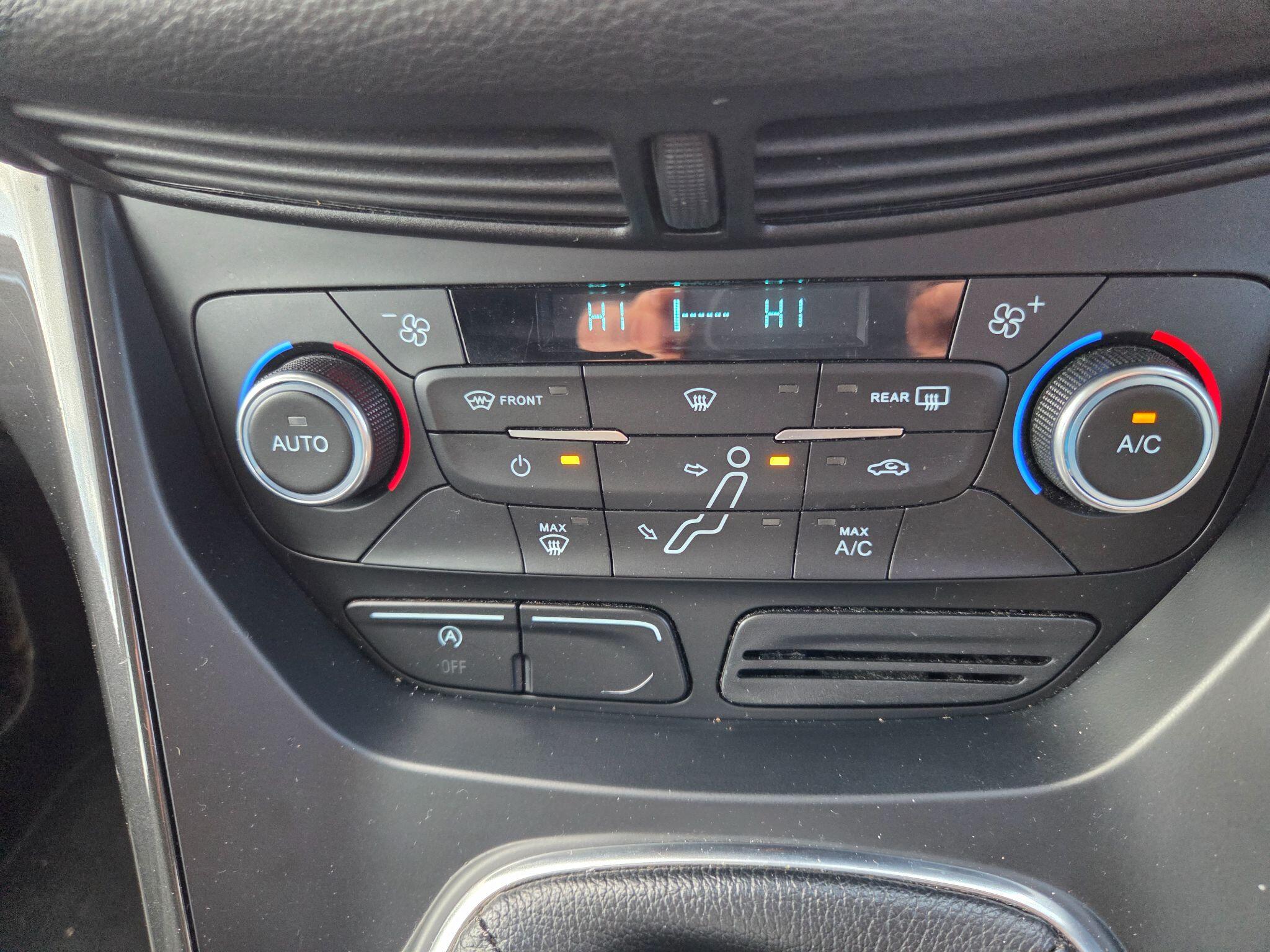 Ford C-Max view 17