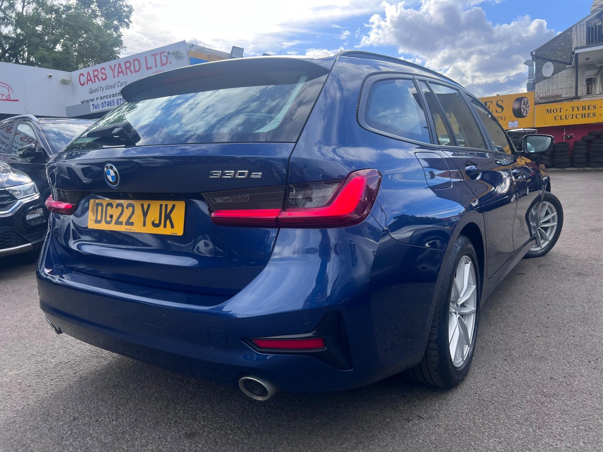 BMW 3 Series view 10