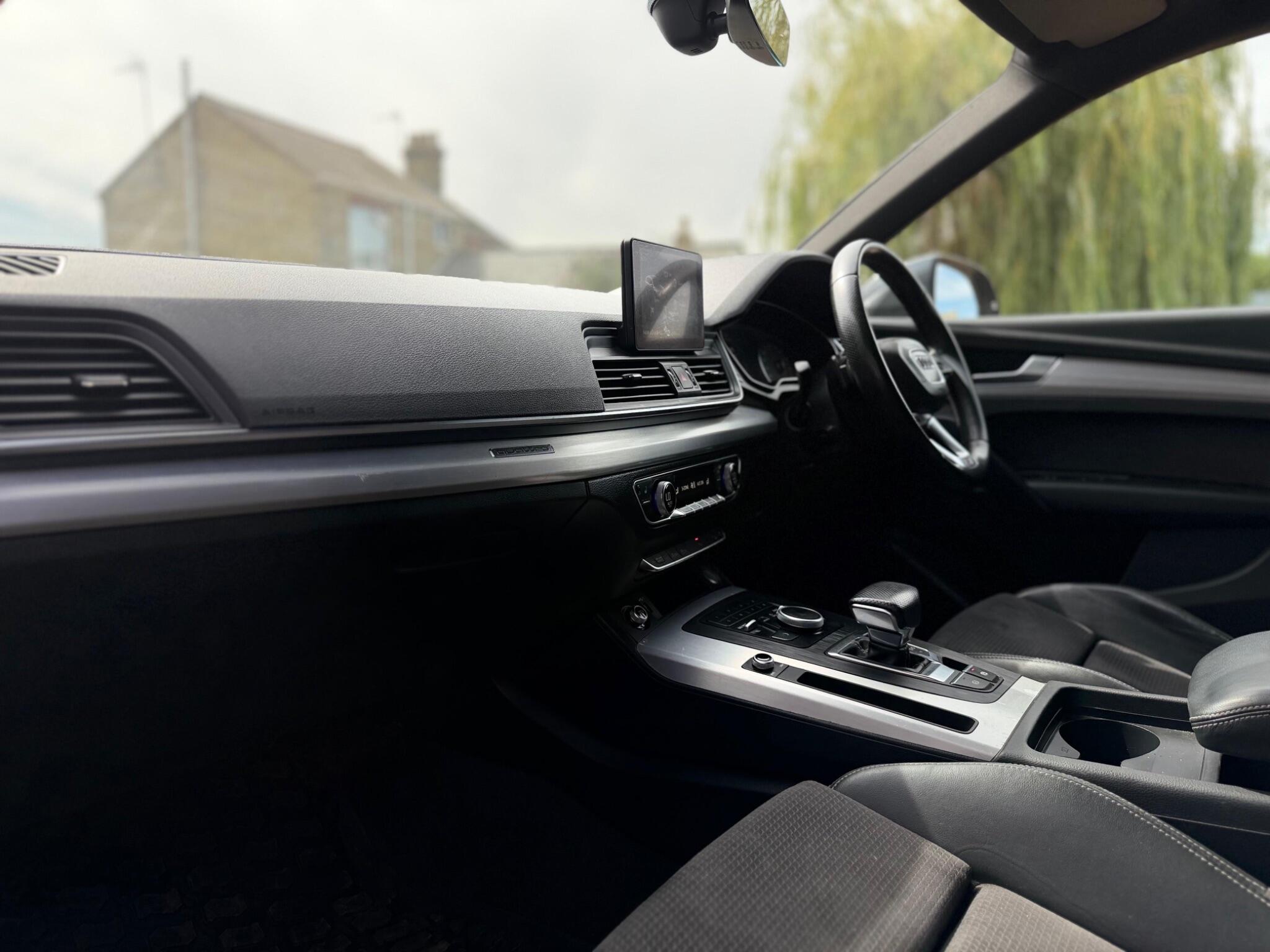 Audi Q5 view 34
